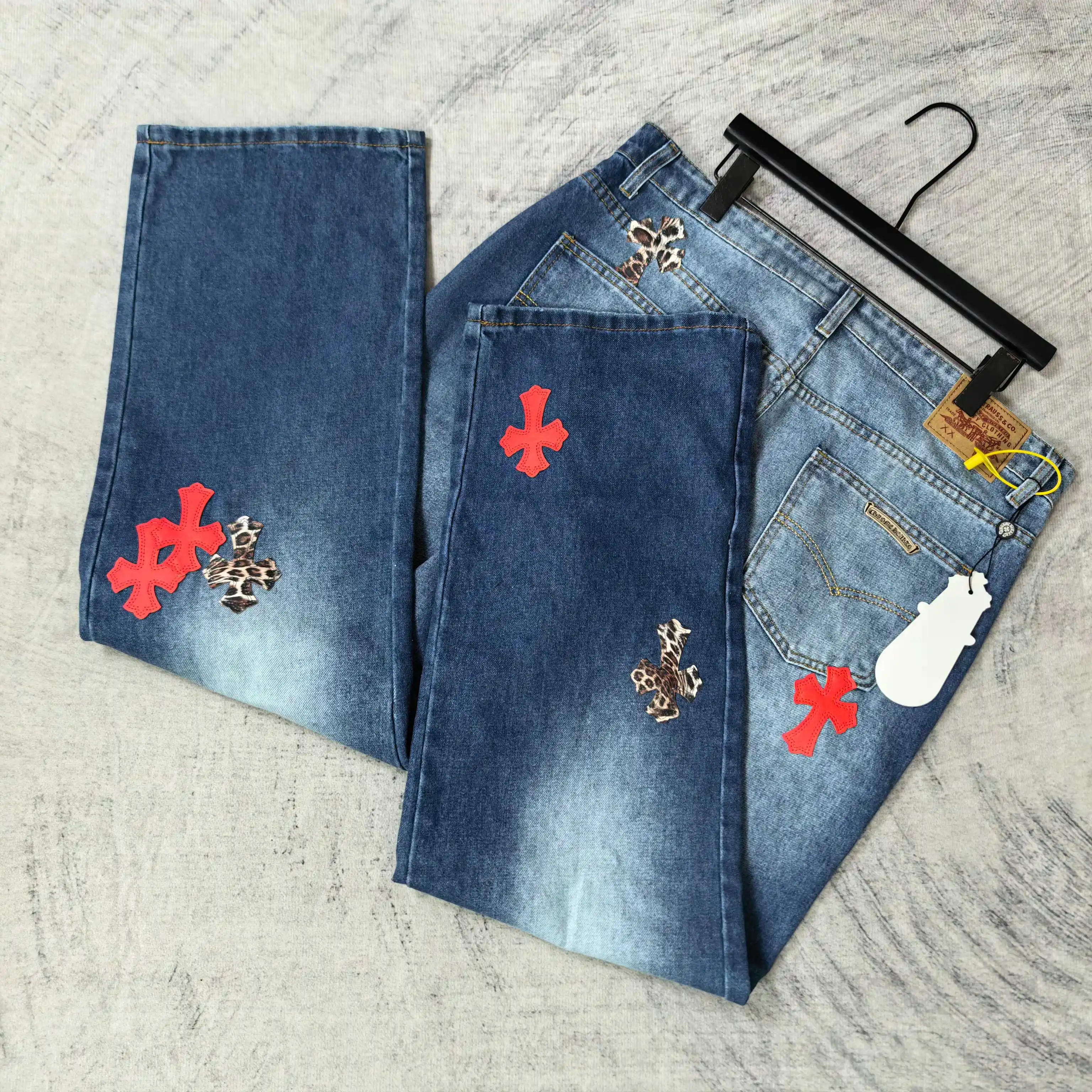 Leopard Patch Washed Straight-Leg Jeans D20024509 — view 5