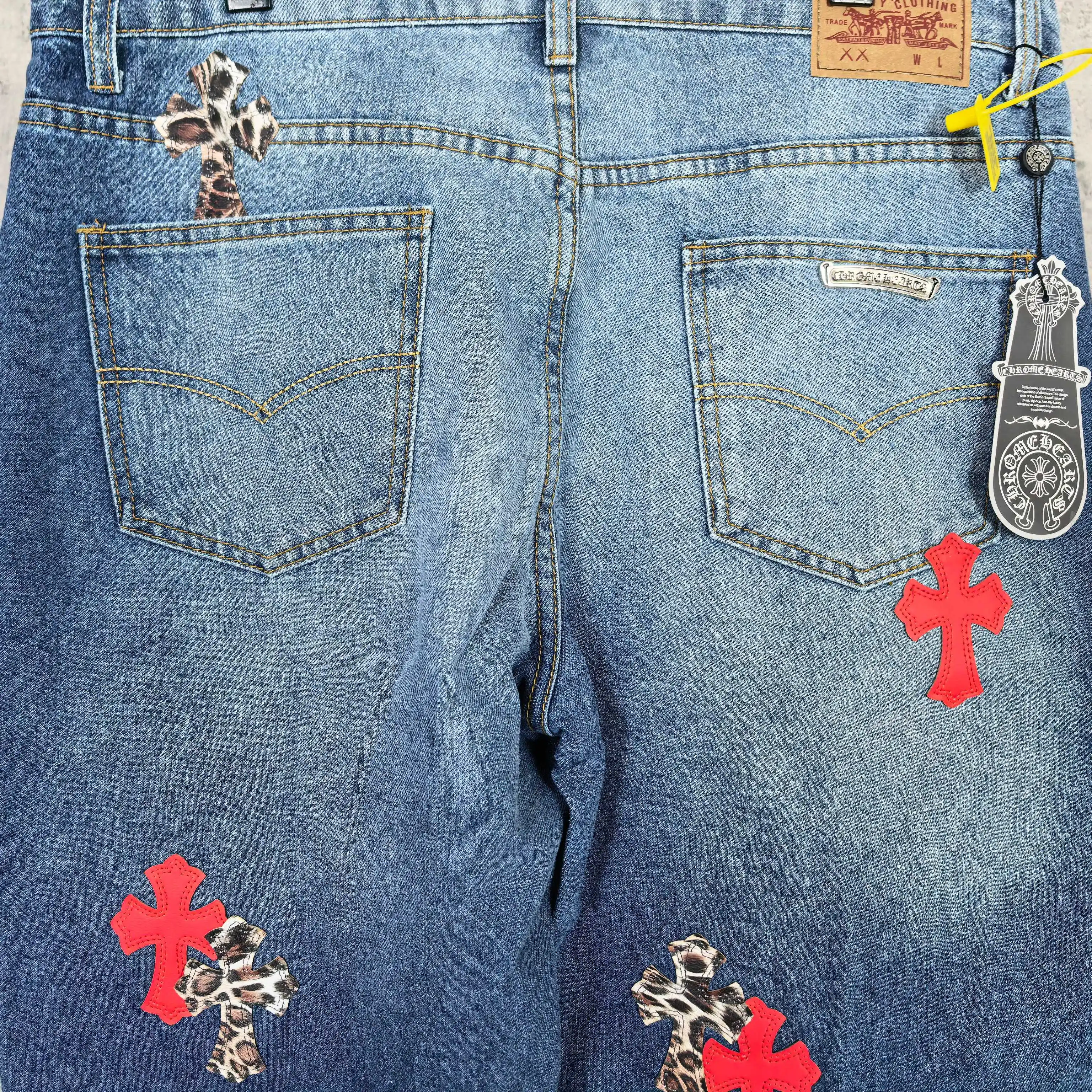 Leopard Patch Washed Straight-Leg Jeans D20024509 — view 11