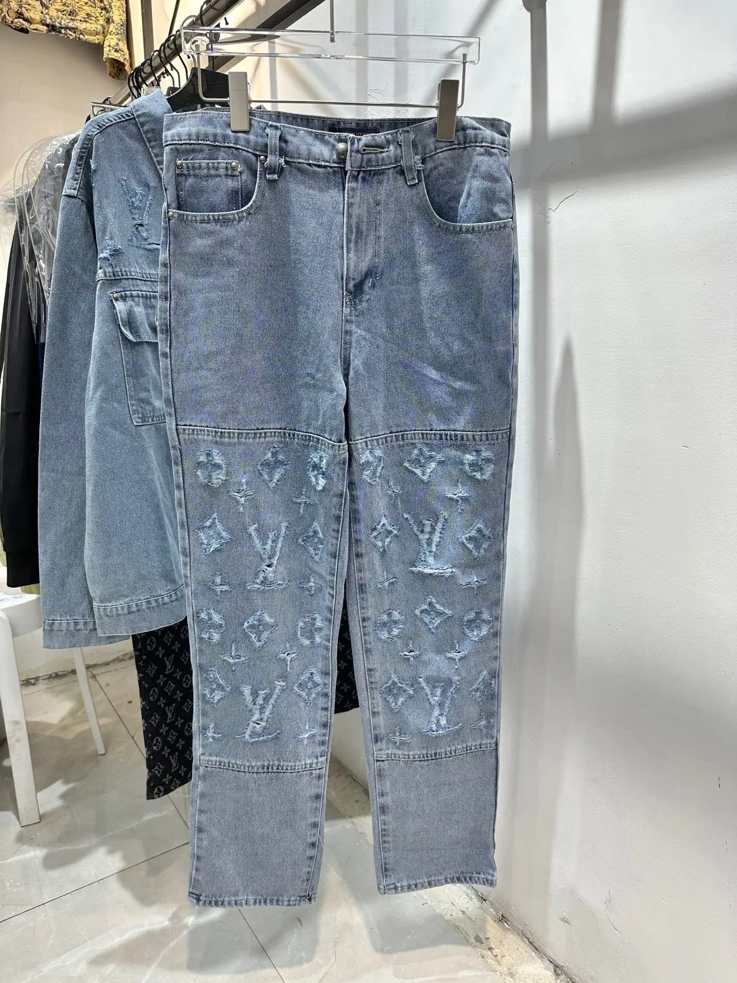 Monogram Distressed Straight-Leg Jeans D20013847