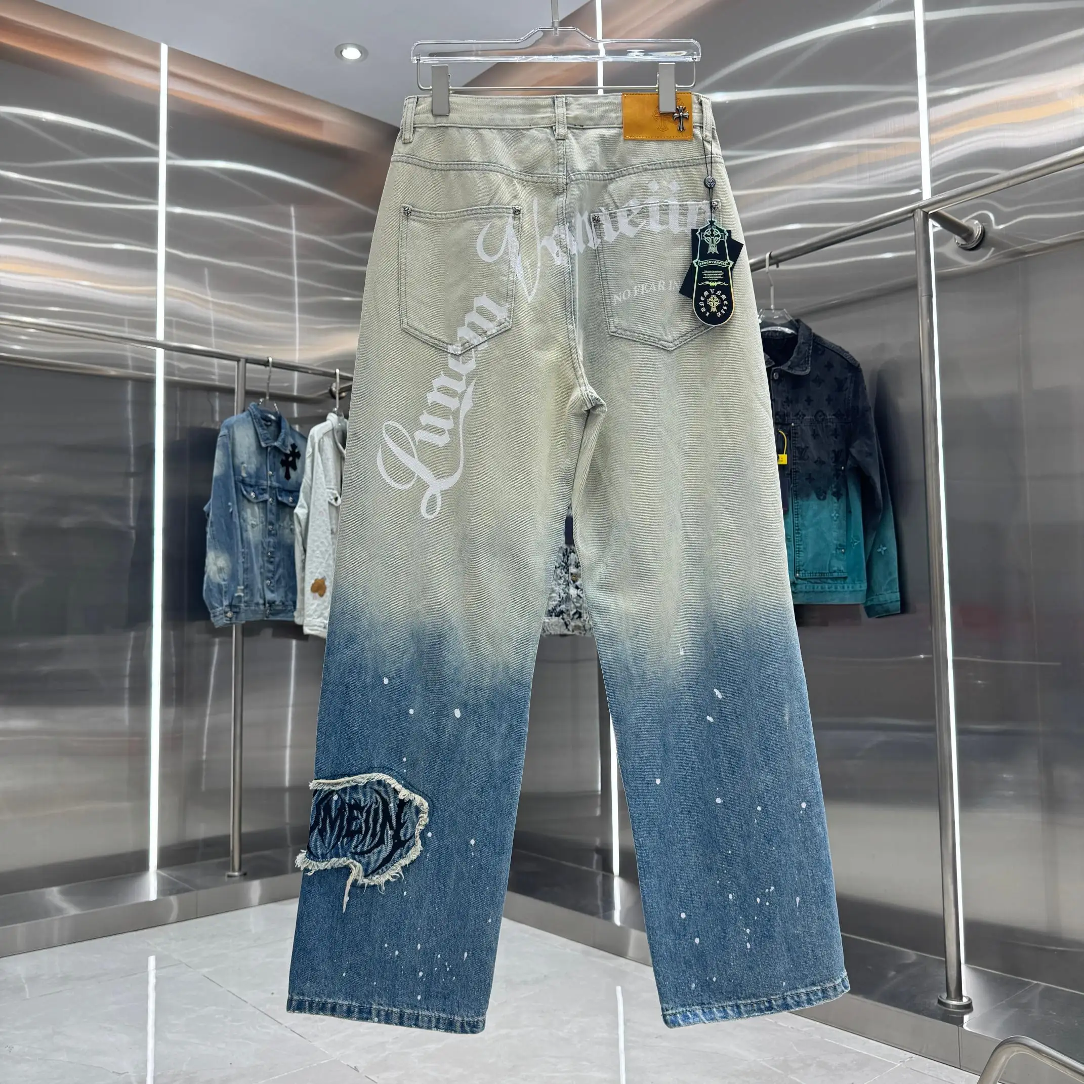 Distressed Ombré Straight-Leg Jeans D20519157 — view 2