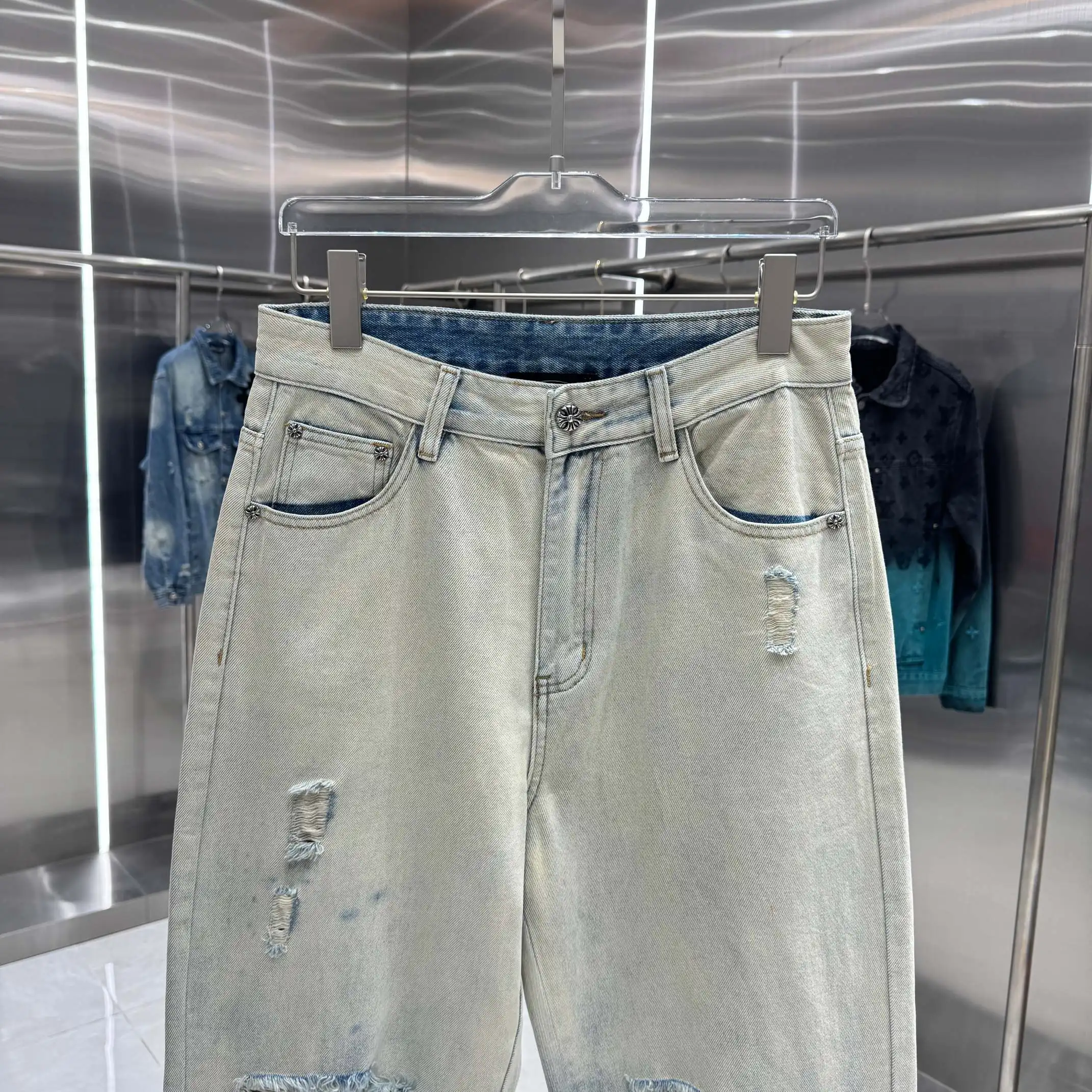 Distressed Ombré Straight-Leg Jeans D20519157 — view 6