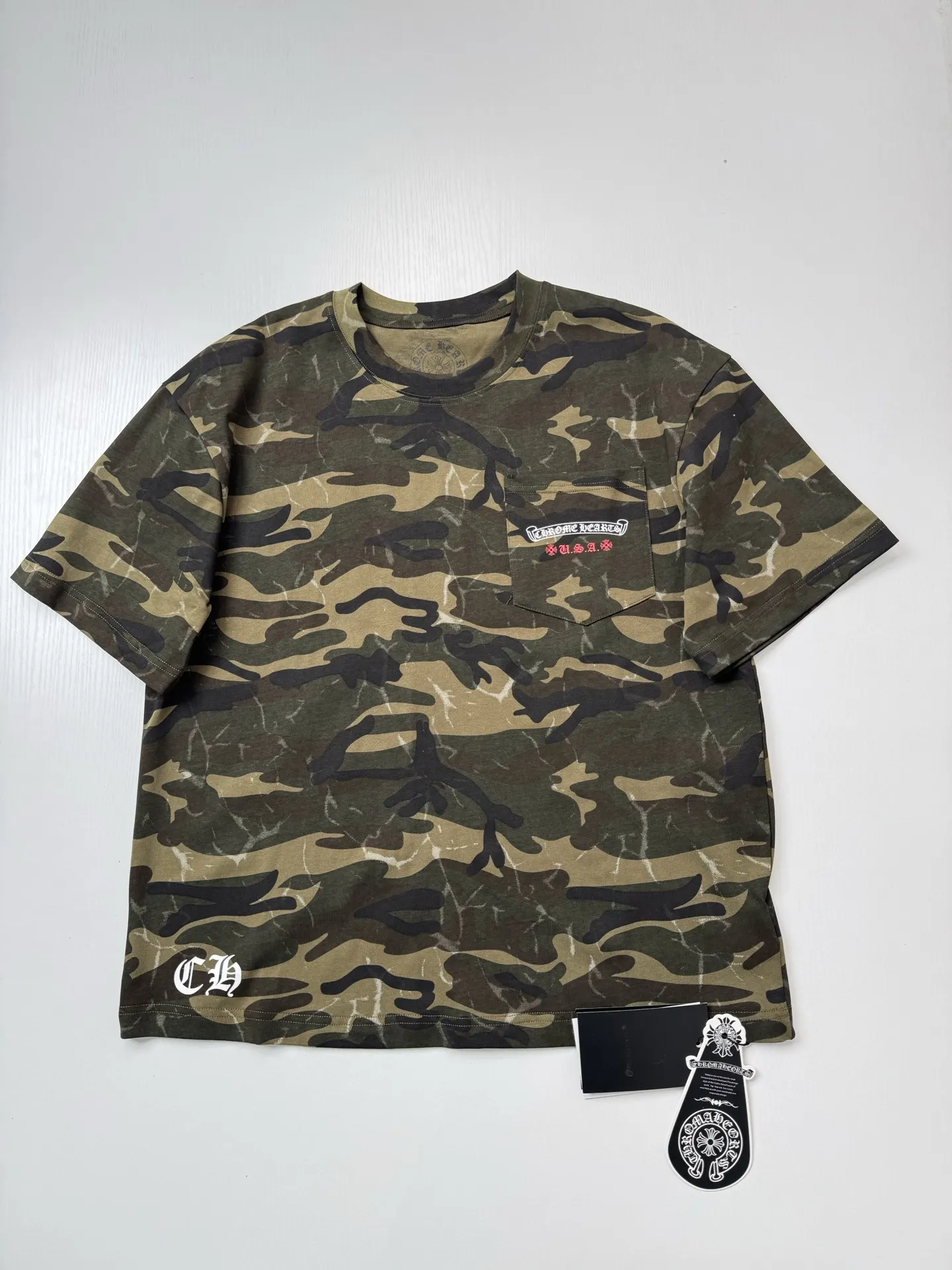 Camo Flag Print Pocket T-Shirt D20518669 — view 3