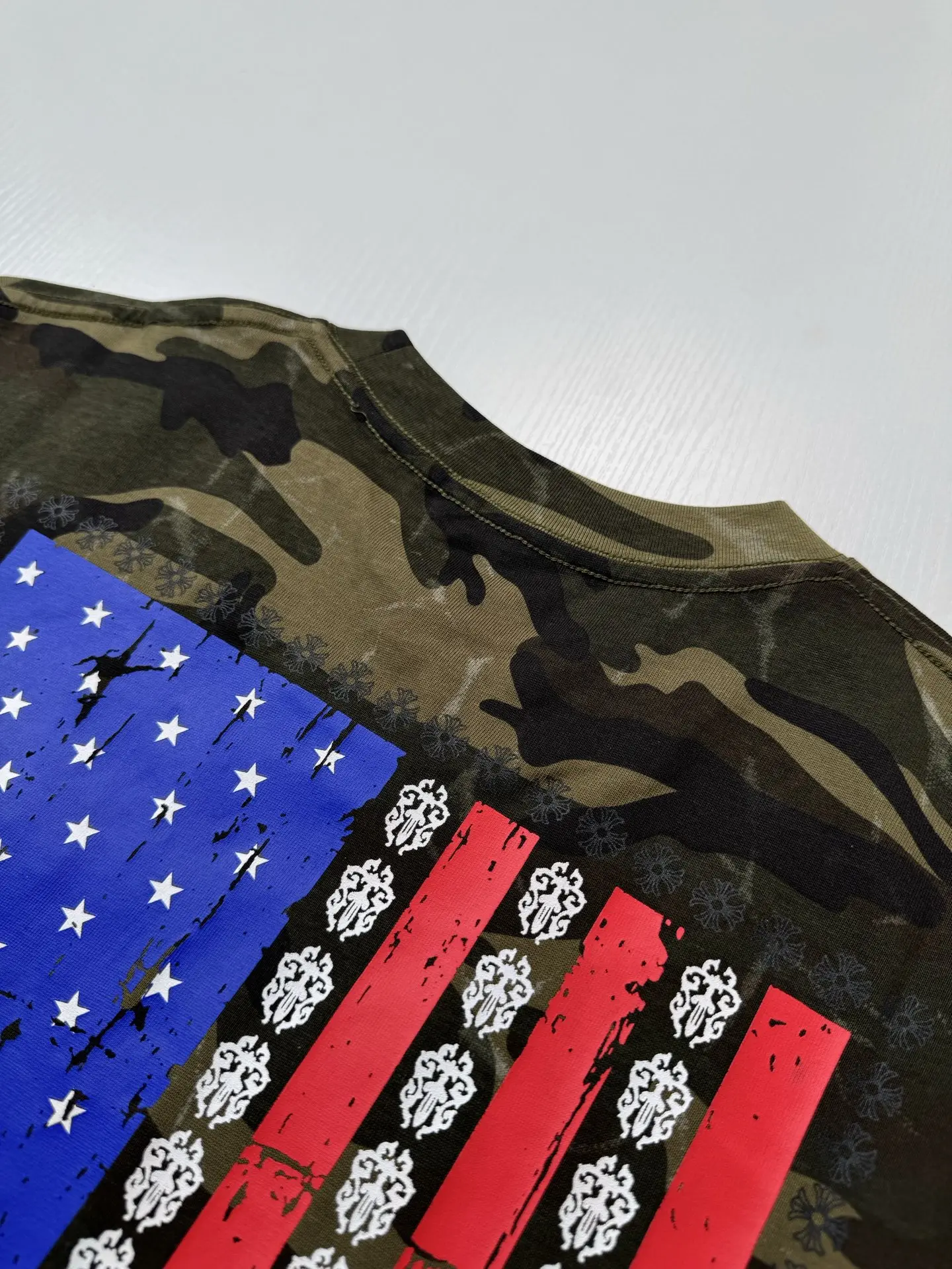 Camo Flag Print Pocket T-Shirt D20518669 — view 9