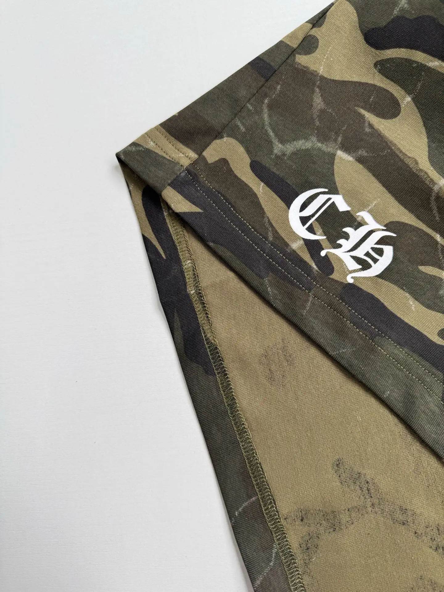 Camo Flag Horseshoe Pocket T-Shirt D20518668 — view 6