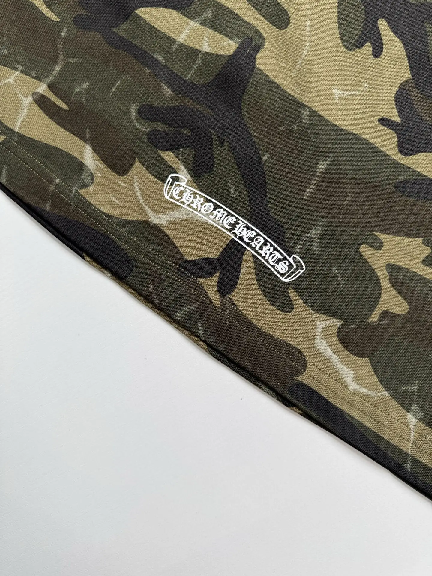 Camo Flag Horseshoe Pocket T-Shirt D20518668 — view 8