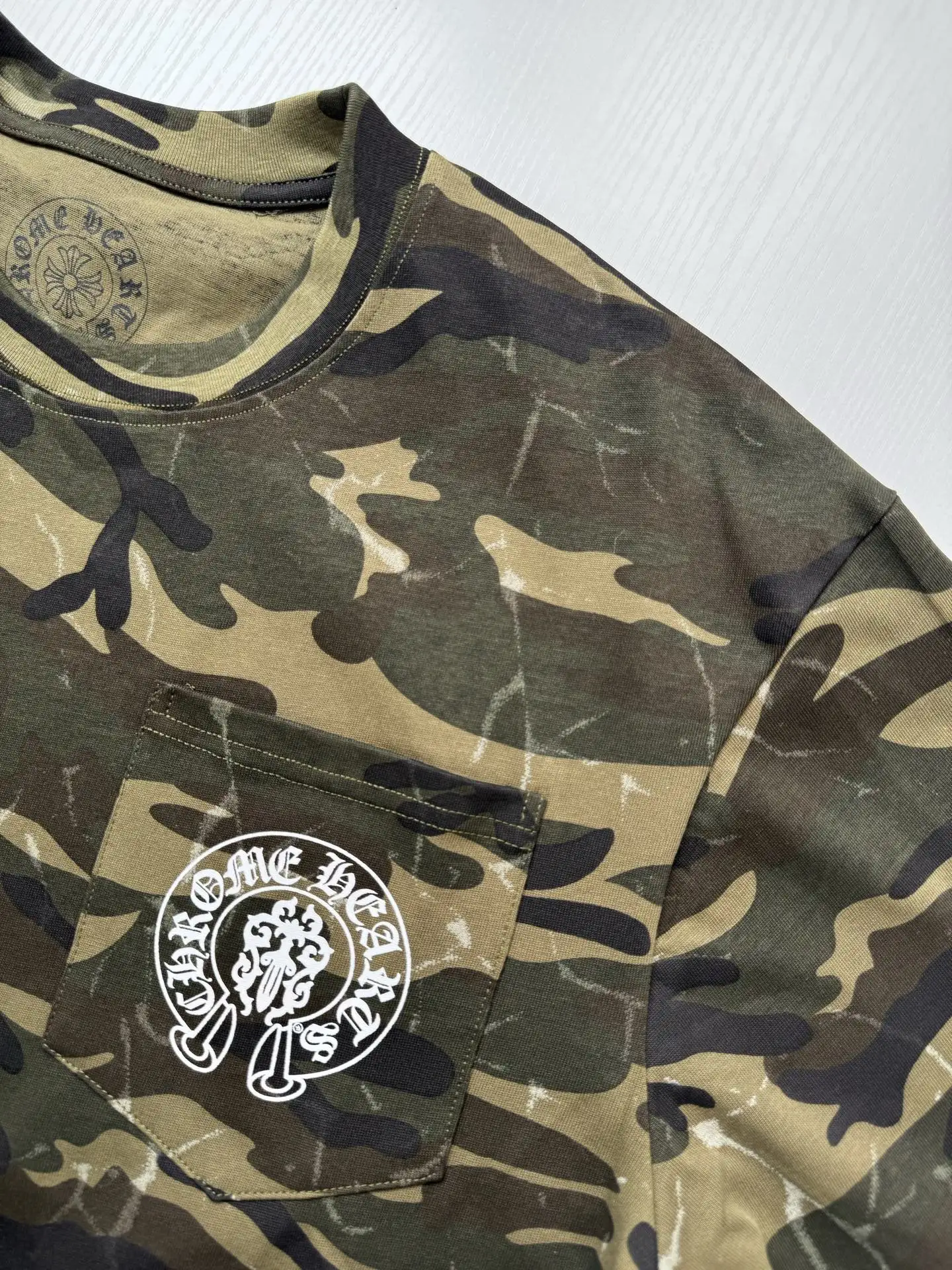 Camo Flag Horseshoe Pocket T-Shirt D20518668 — view 9
