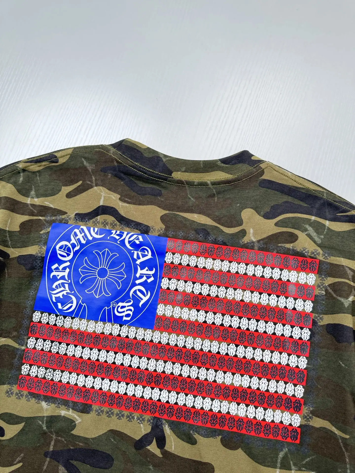 Camo Flag Horseshoe Pocket T-Shirt D20518668 — view 10