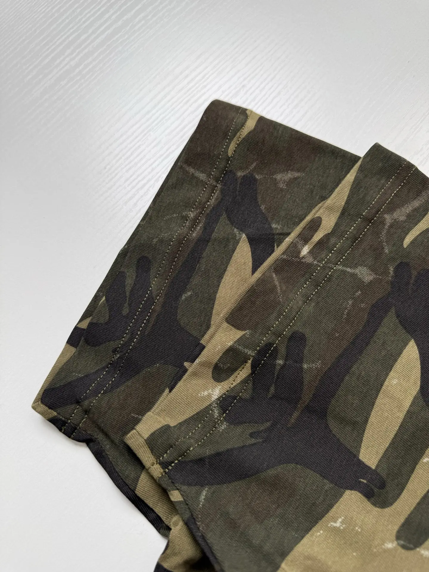 Camo Flag Horseshoe Pocket T-Shirt D20518668 — view 11