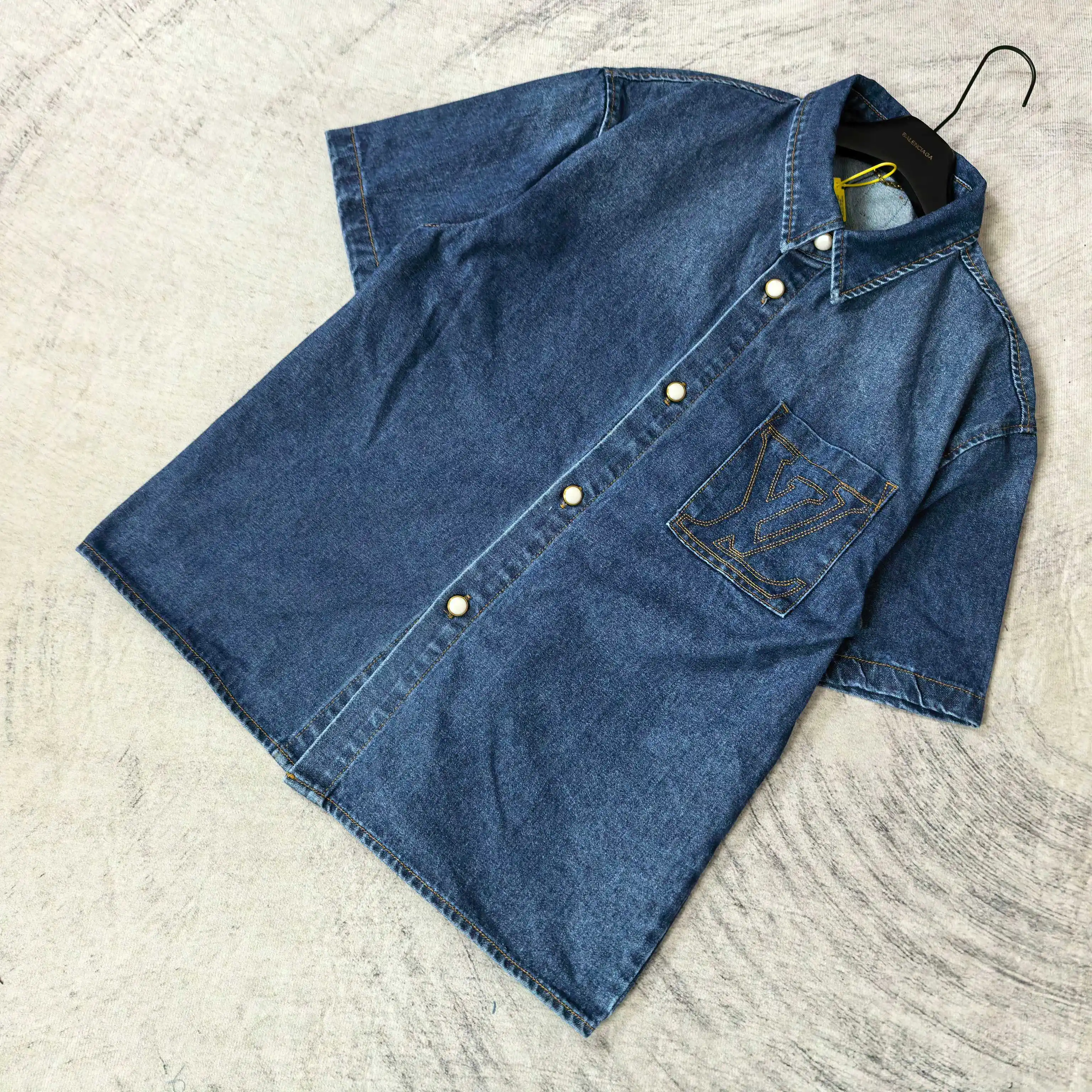 Logo-Embroidered Denim Short-Sleeve Shirt D20524506 — view 4