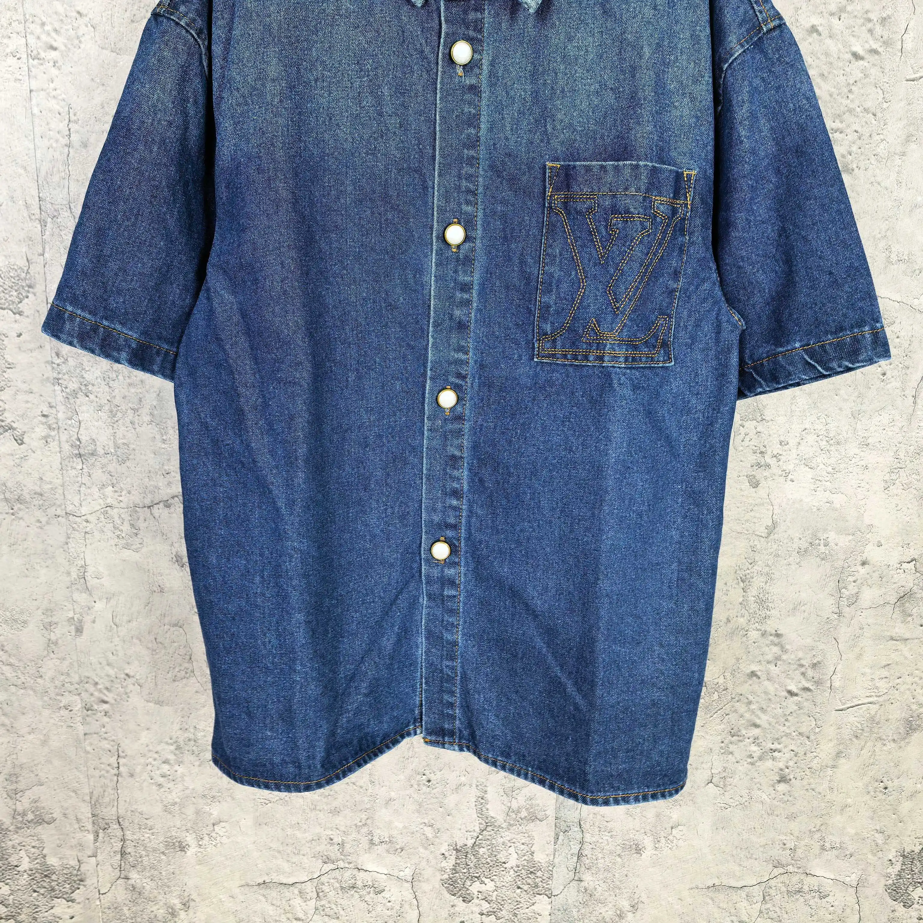Logo-Embroidered Denim Short-Sleeve Shirt D20524506 — view 10