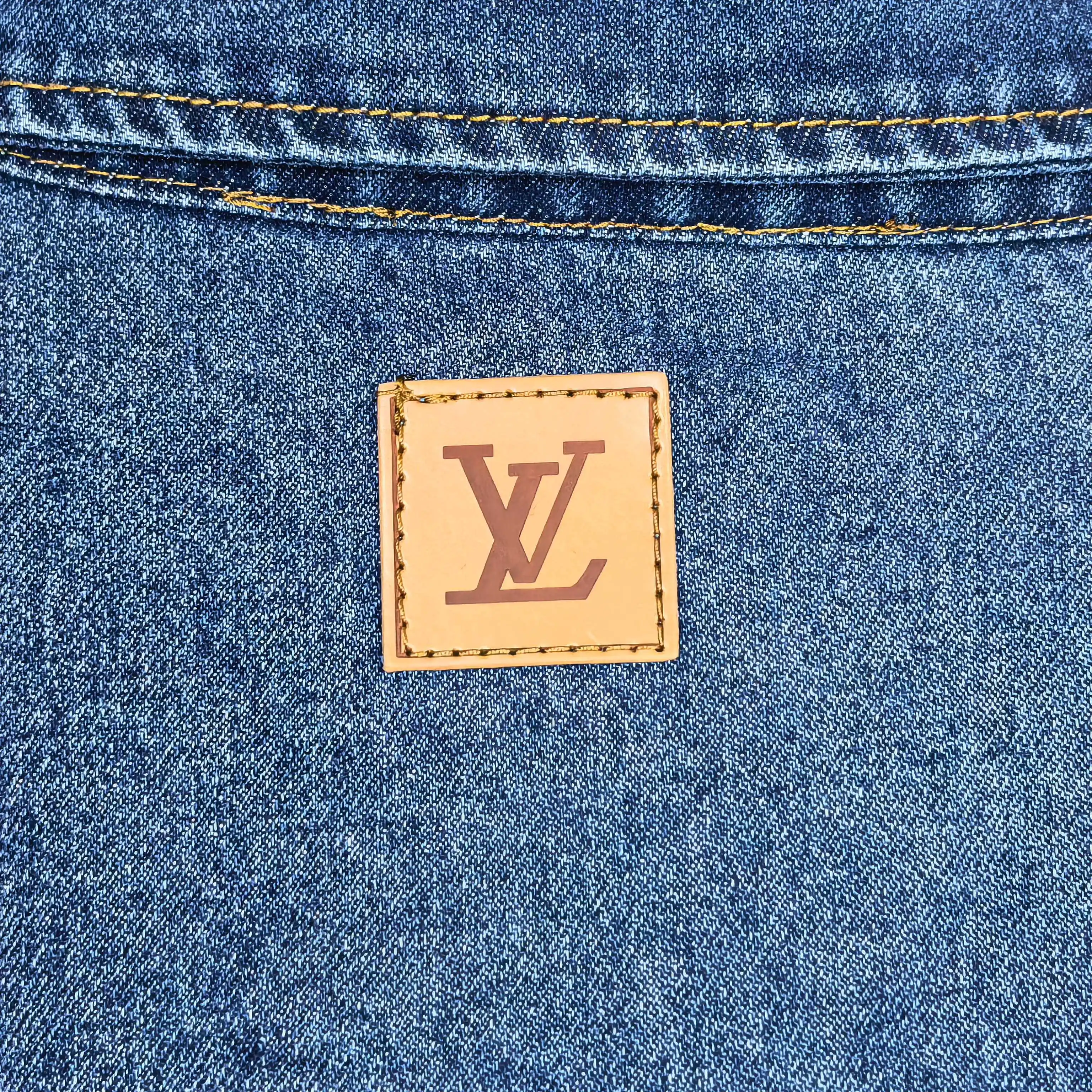 Logo-Embroidered Denim Short-Sleeve Shirt D20524506 — view 11