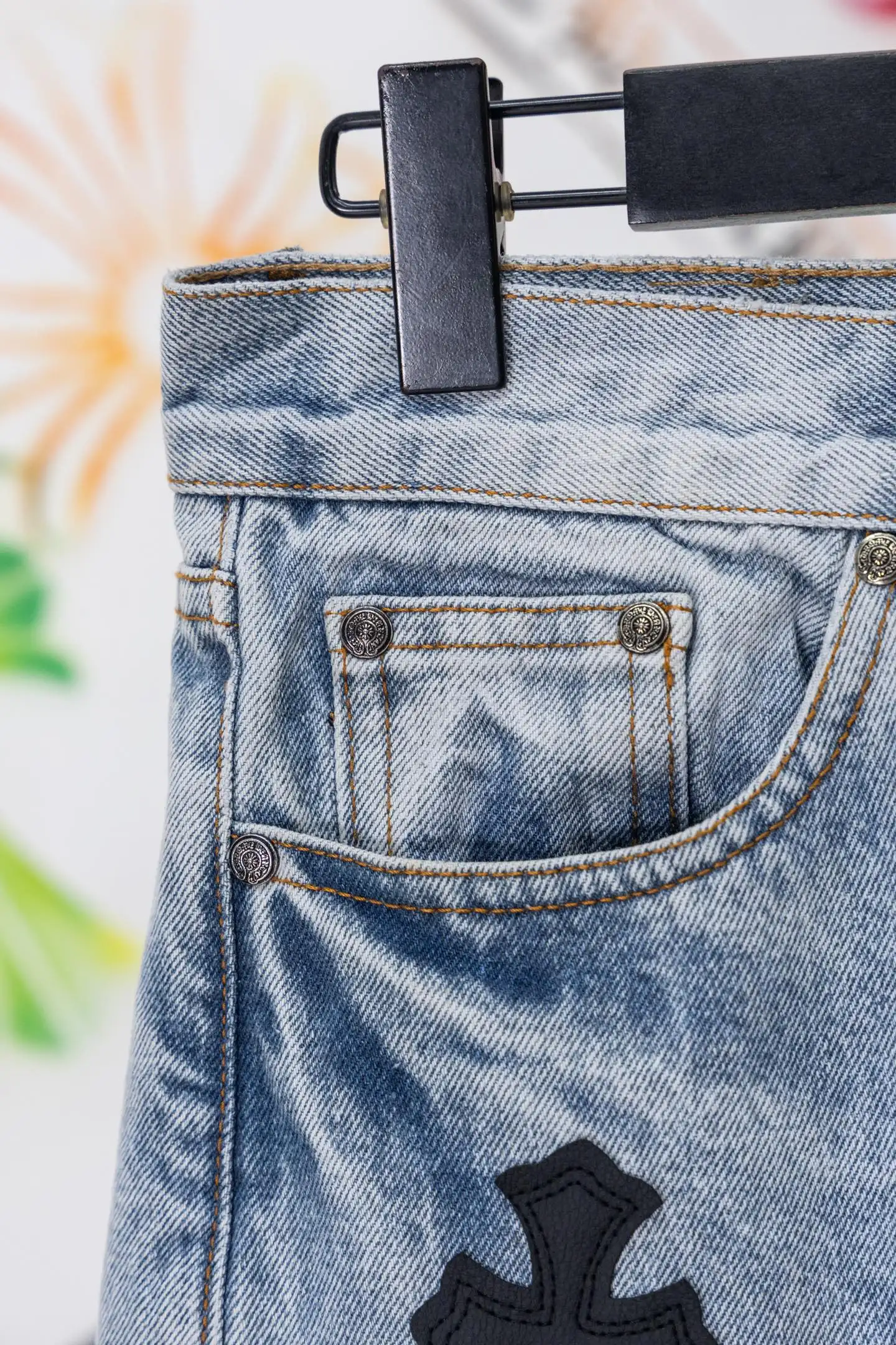 Cross Patch Straight-Leg Jeans D20519779 — view 5