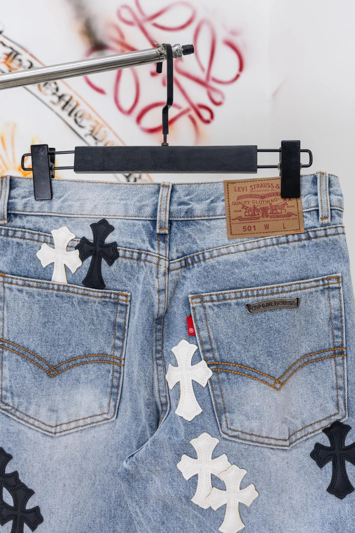 Cross Patch Straight-Leg Jeans D20519779 — view 9