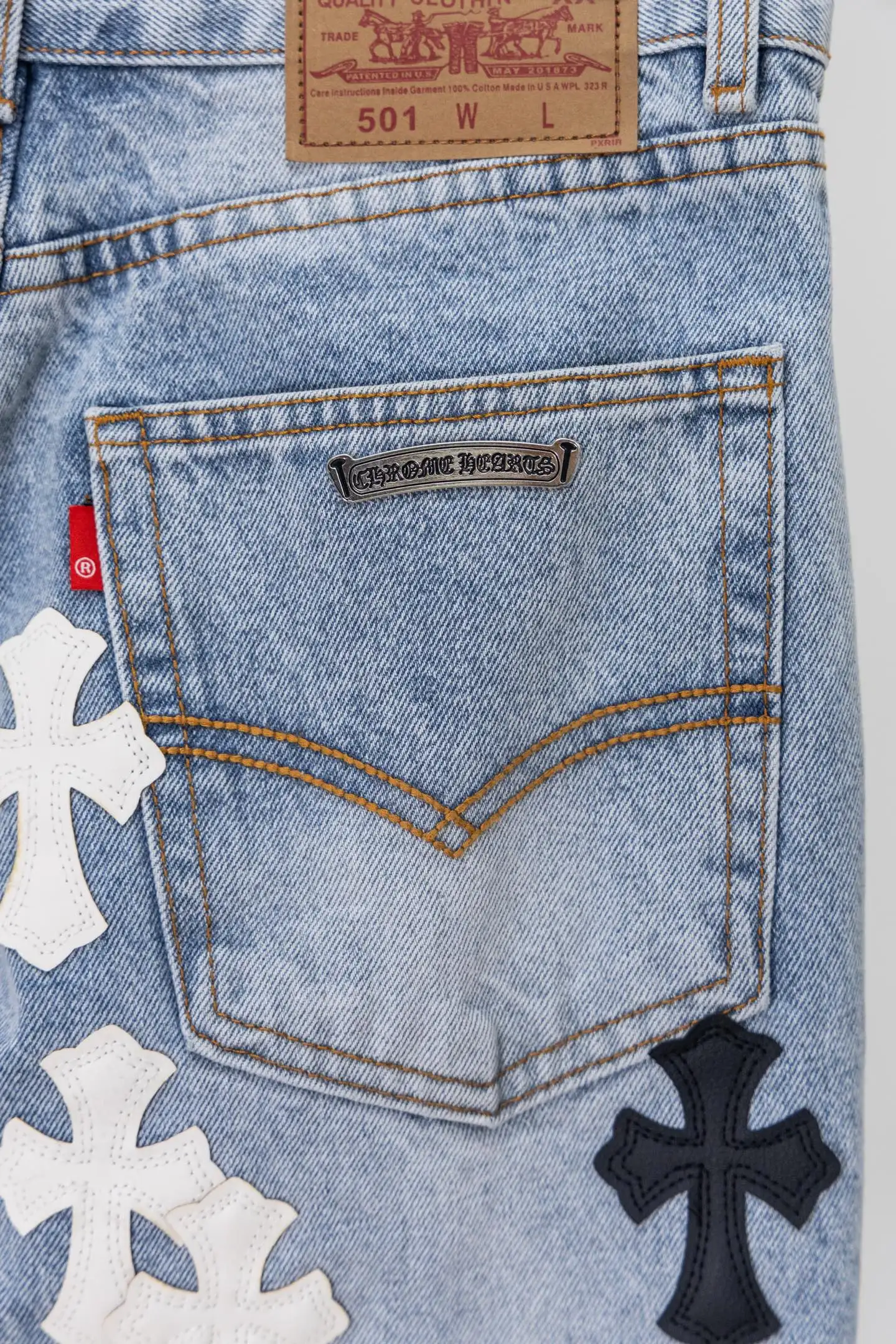 Cross Patch Straight-Leg Jeans D20519779 — view 11