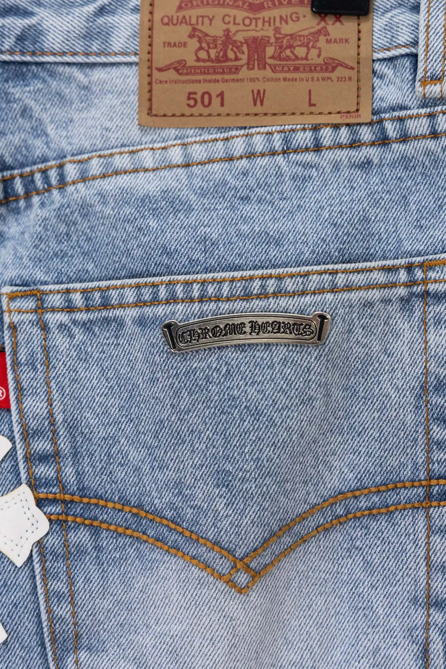Cross Patch Straight-Leg Jeans D20519779 — view 12