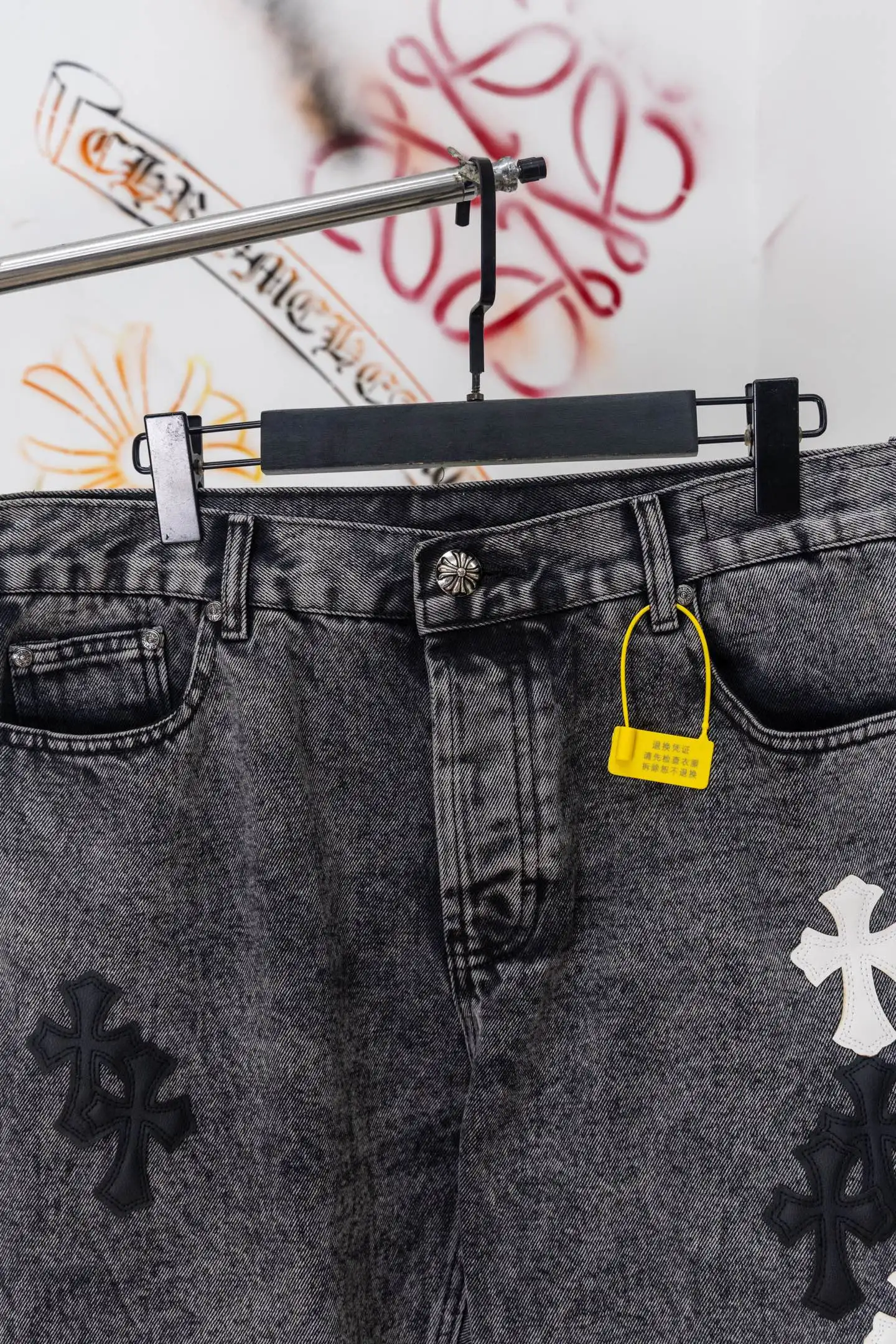 Cross Patch Straight-Leg Jeans D20519778 — view 3