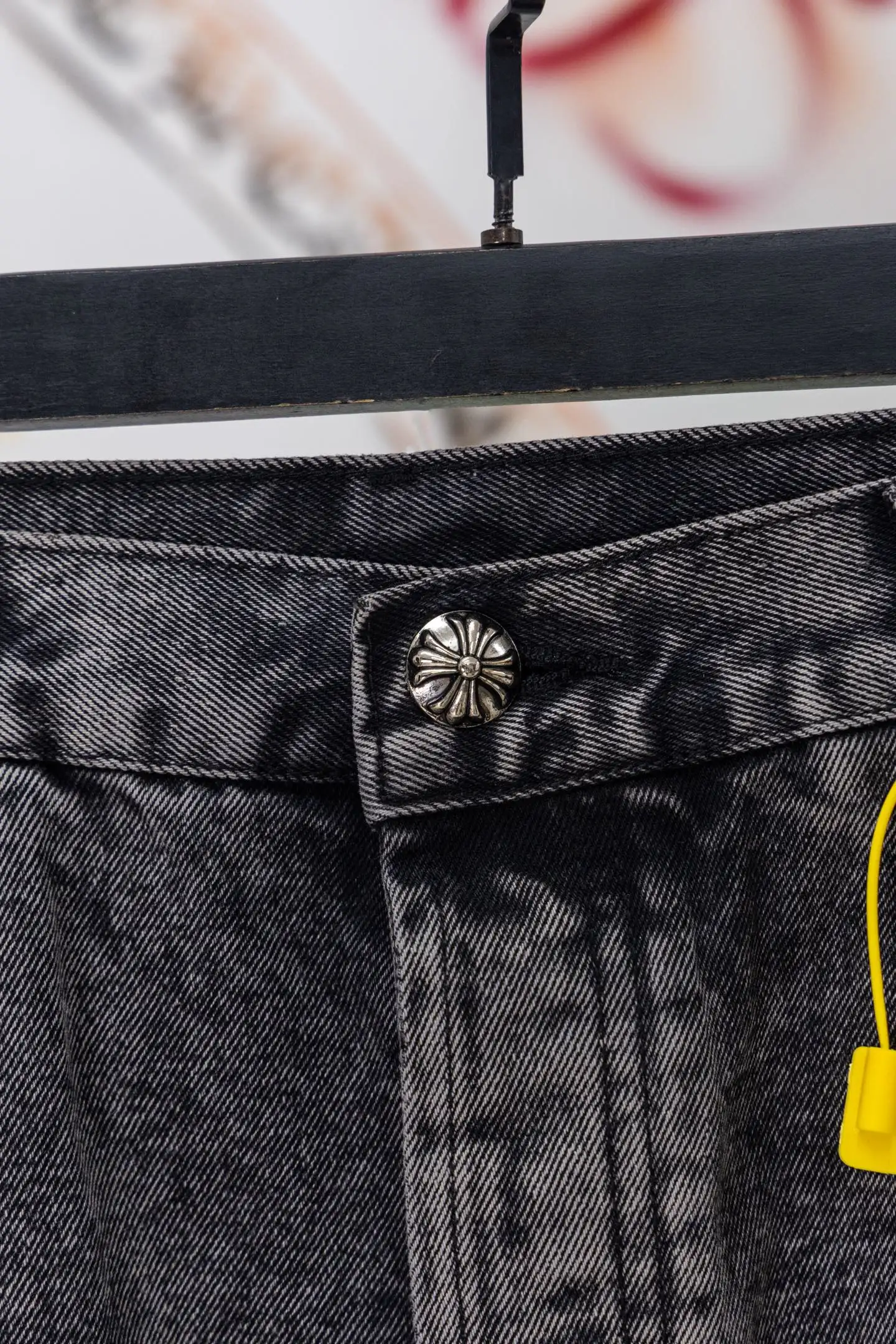Cross Patch Straight-Leg Jeans D20519778 — view 4