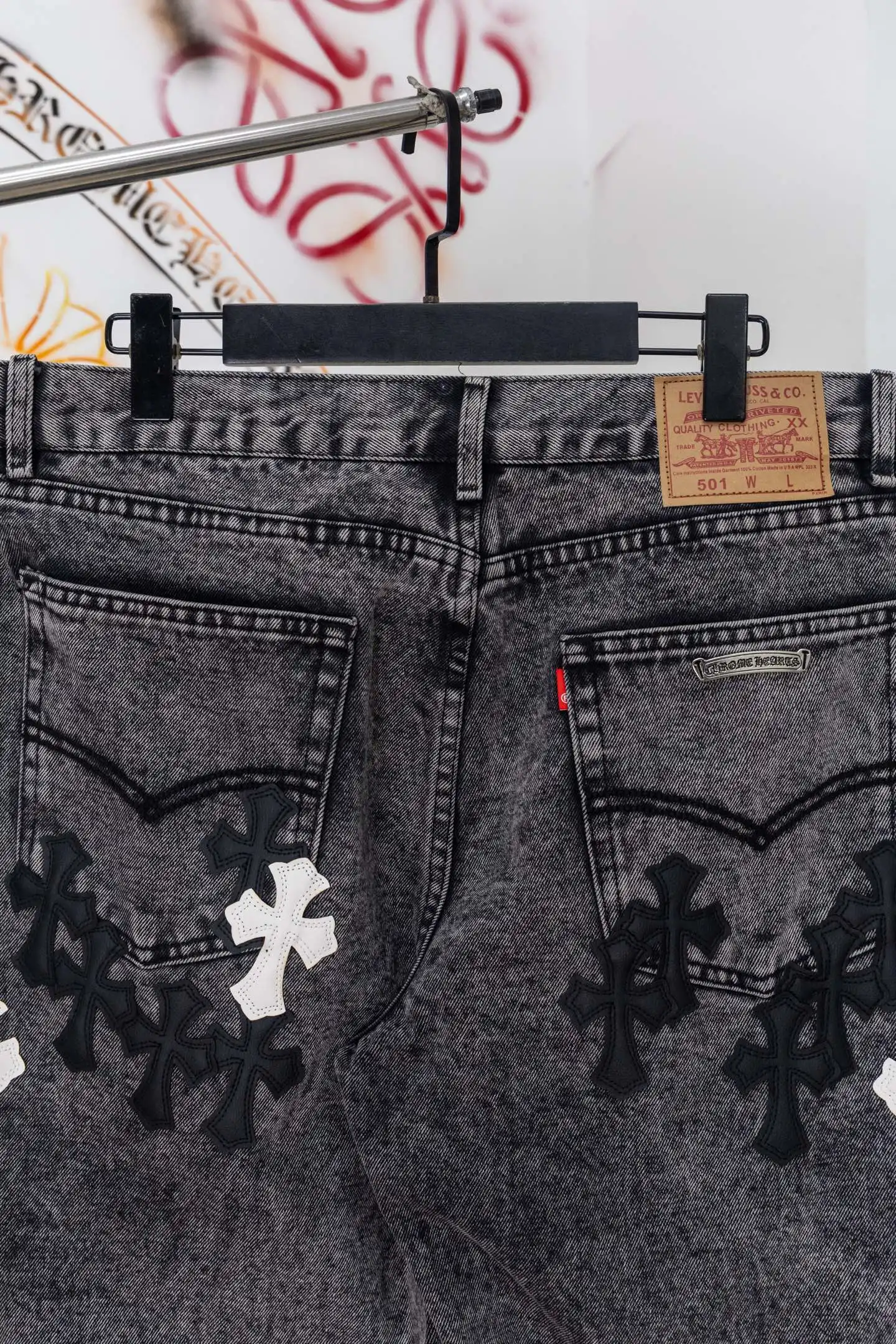Cross Patch Straight-Leg Jeans D20519778 — view 9