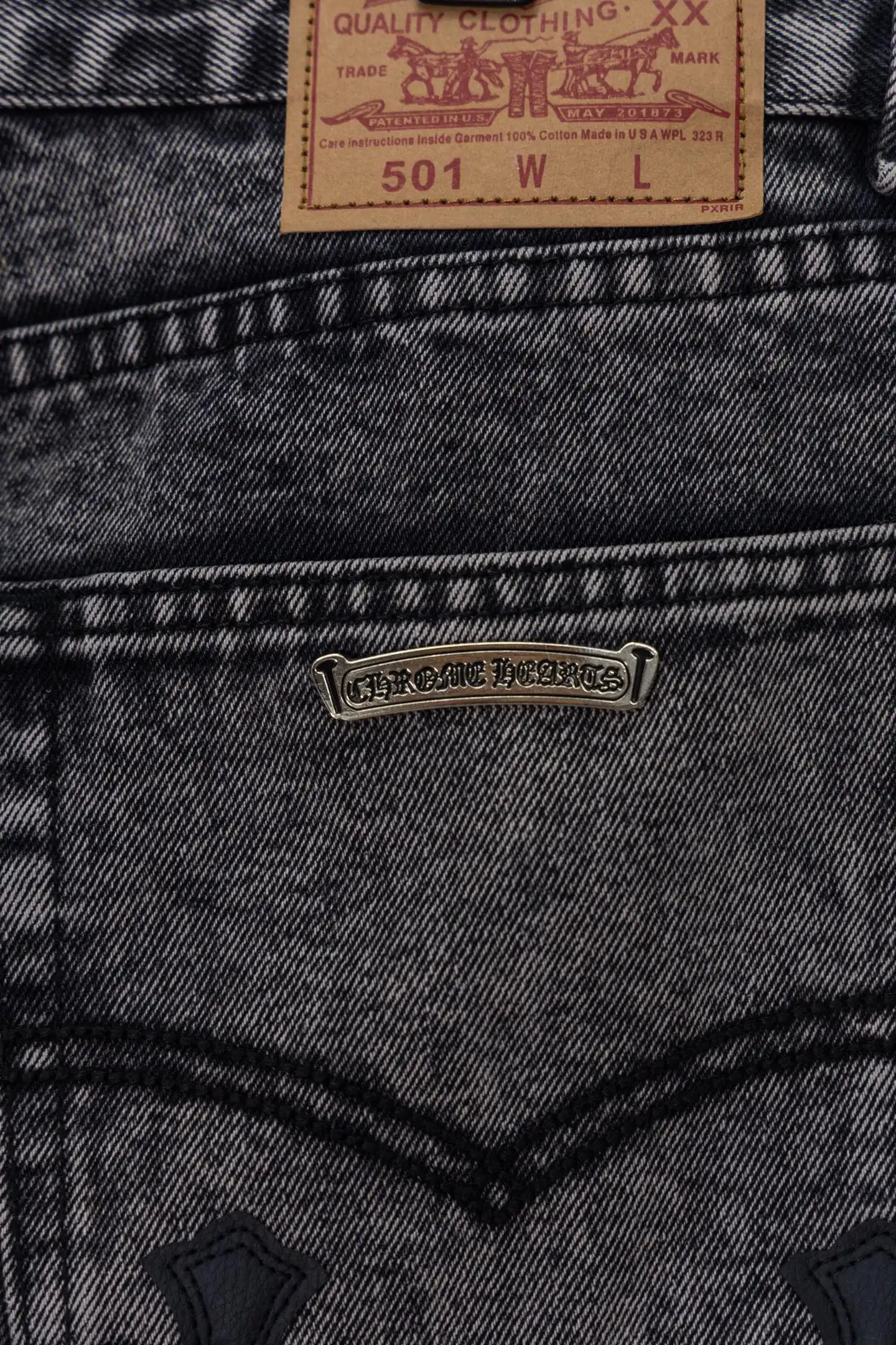 Cross Patch Straight-Leg Jeans D20519778 — view 12
