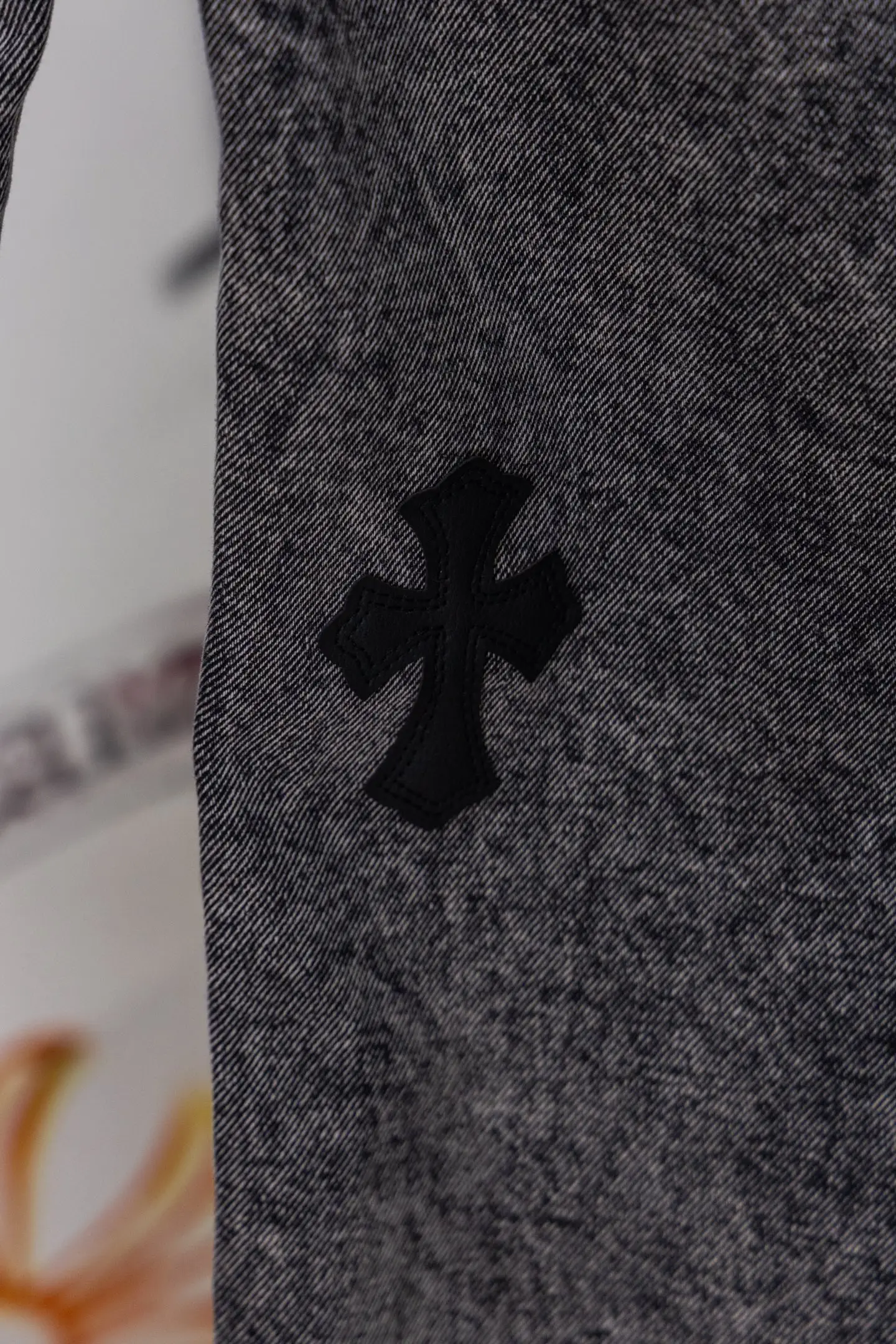 Cross Patch Straight-Leg Jeans D20519778 — view 14