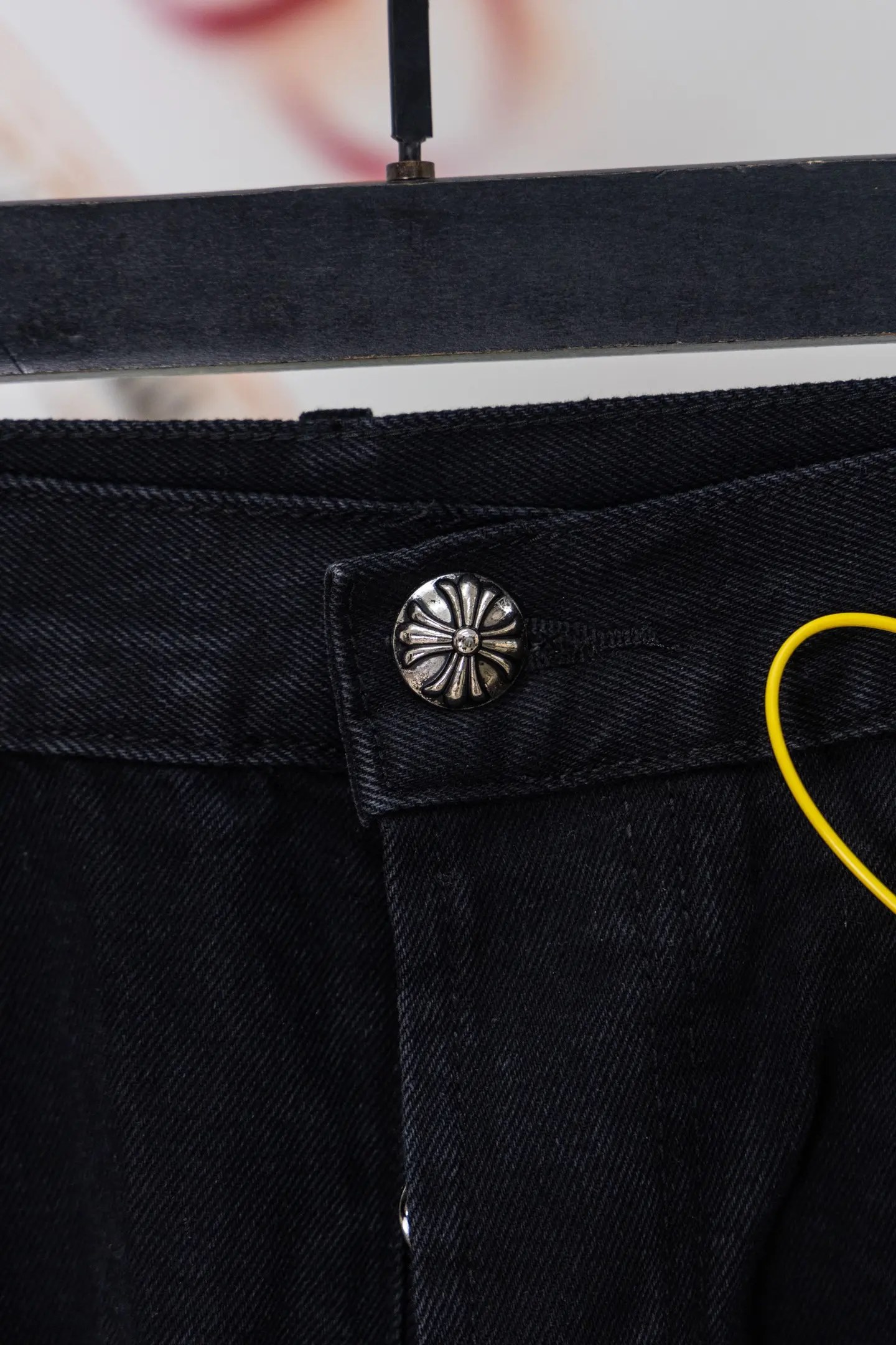 Cross Patch Straight-Leg Jeans D20519787 — view 4