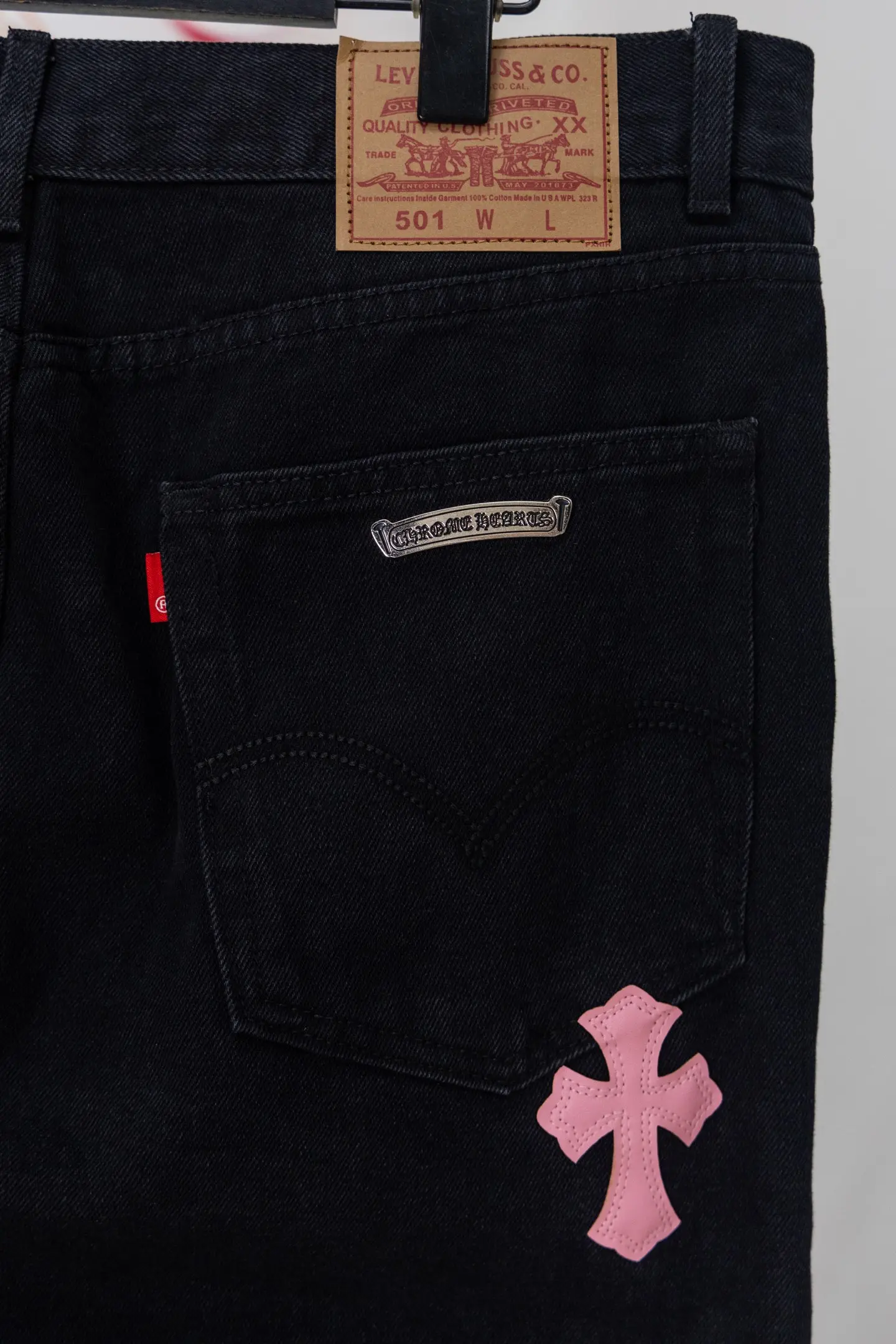 Cross Patch Straight-Leg Jeans D20519787 — view 11