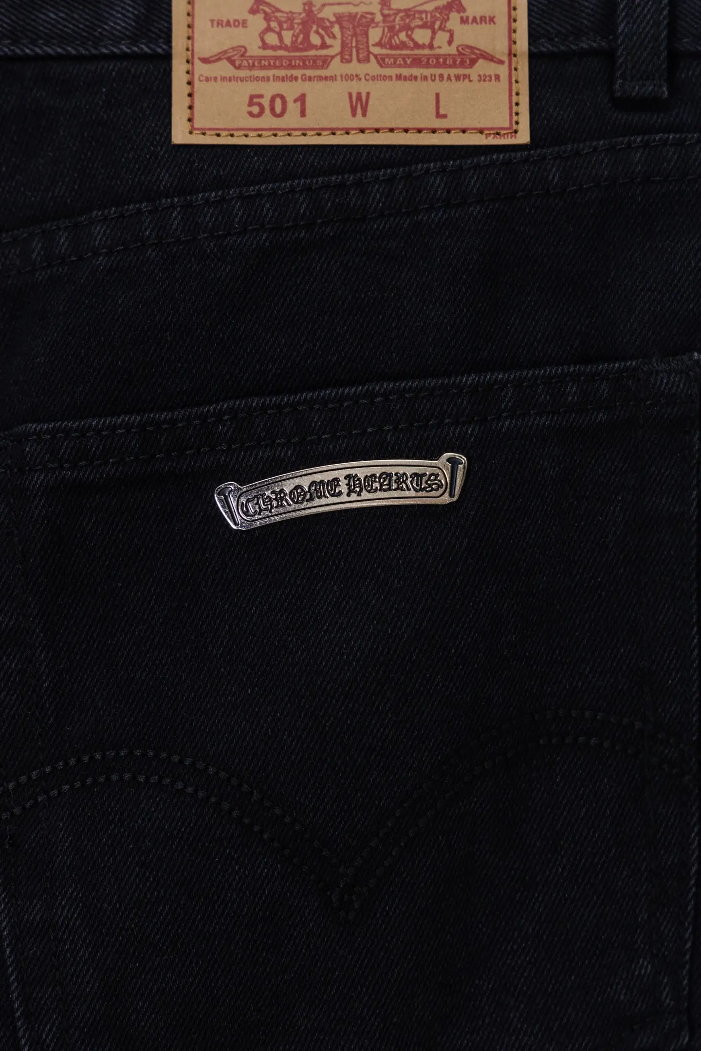 Cross Patch Straight-Leg Jeans D20519787 — view 12