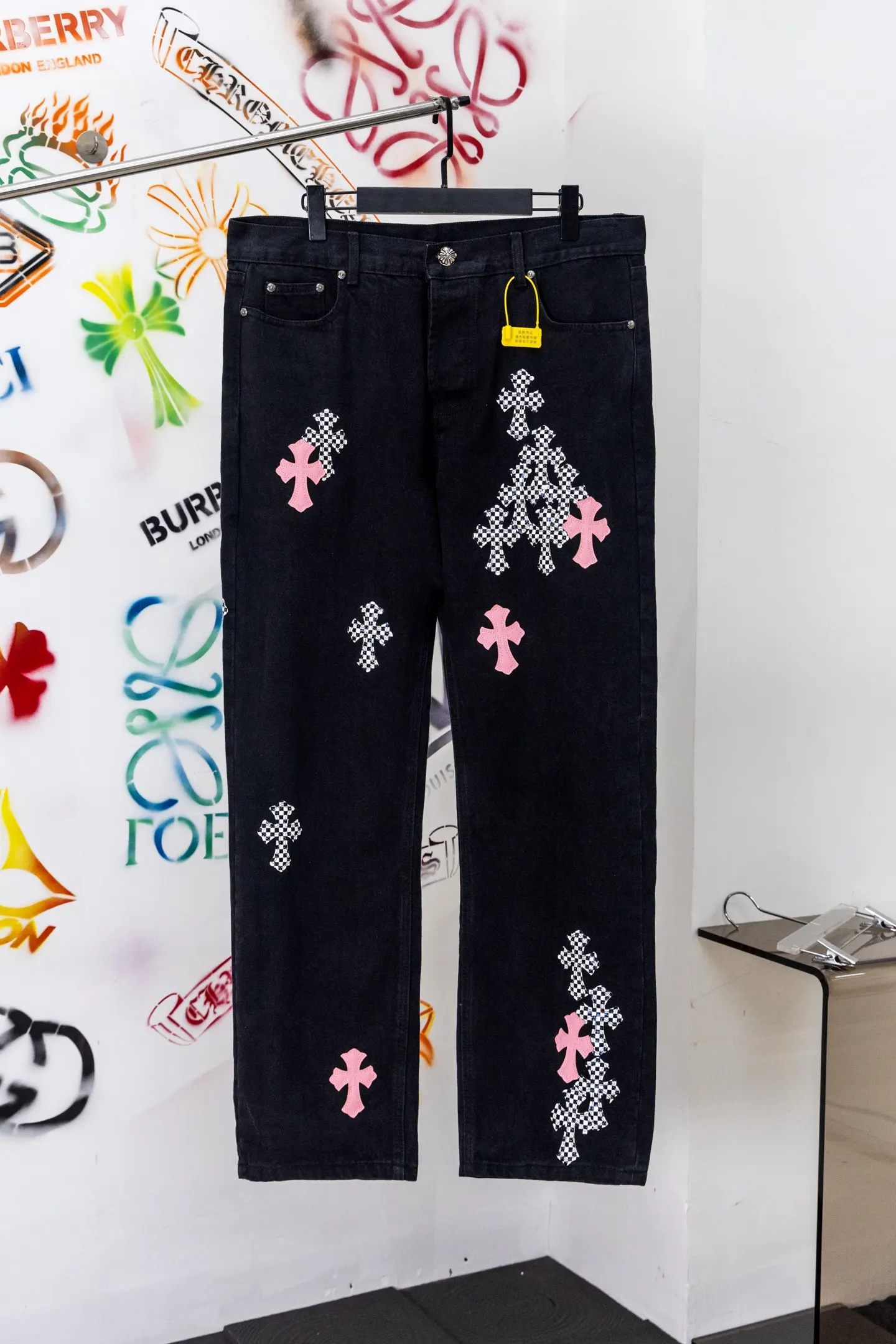 Cross Patch Straight-Leg Jeans D20519792