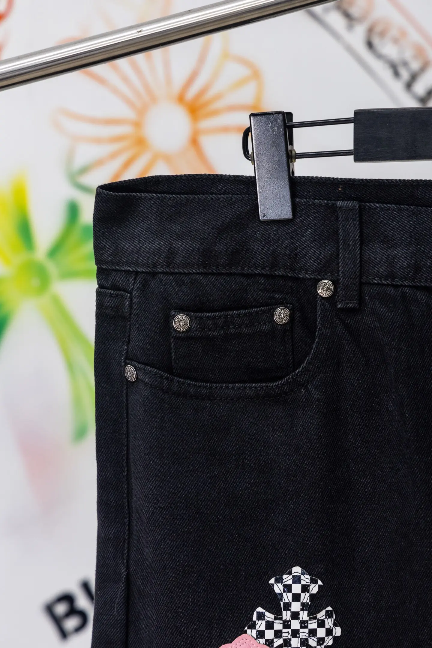 Cross Patch Straight-Leg Jeans D20519792 — view 3