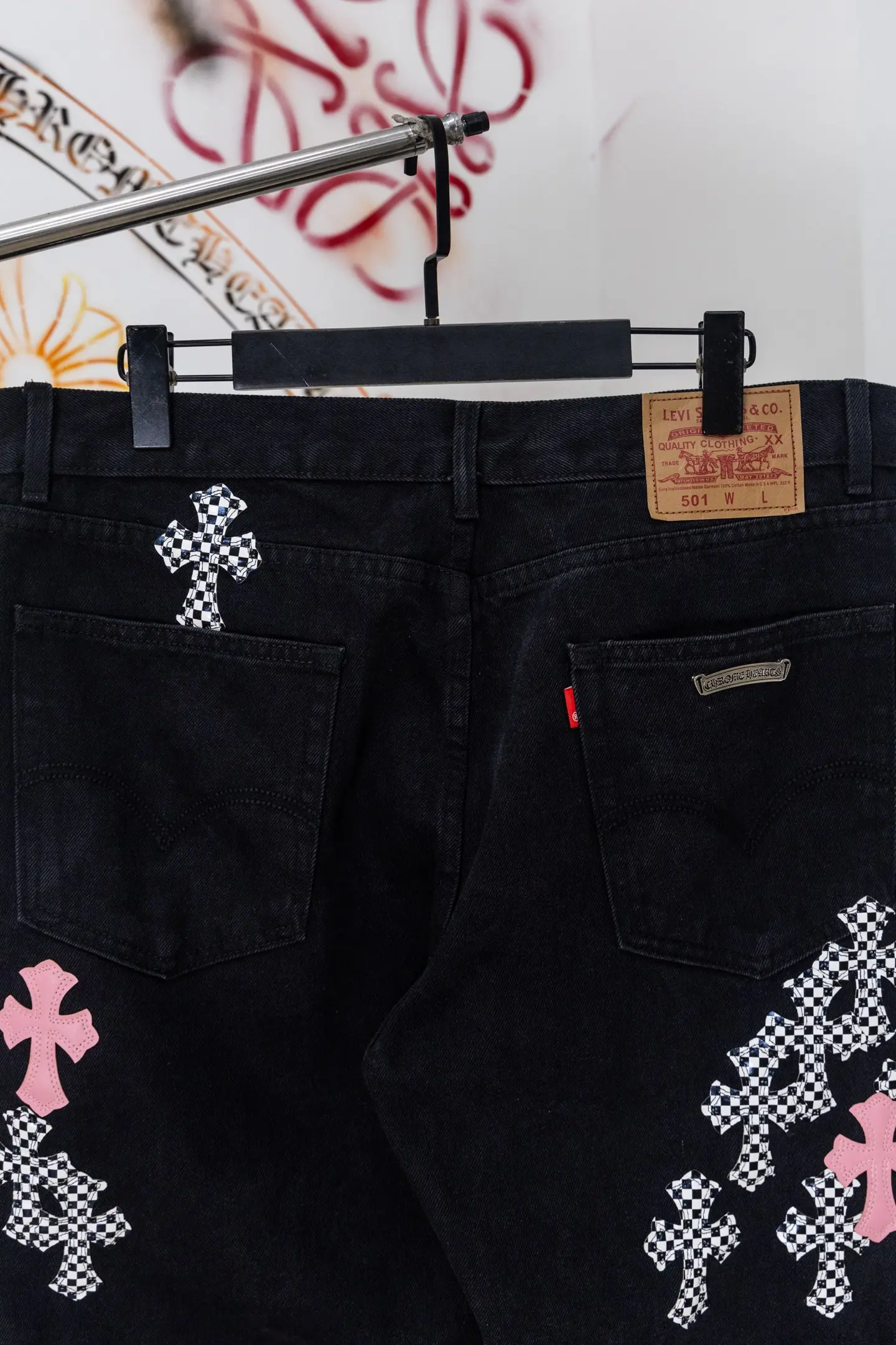 Cross Patch Straight-Leg Jeans D20519792 — view 8