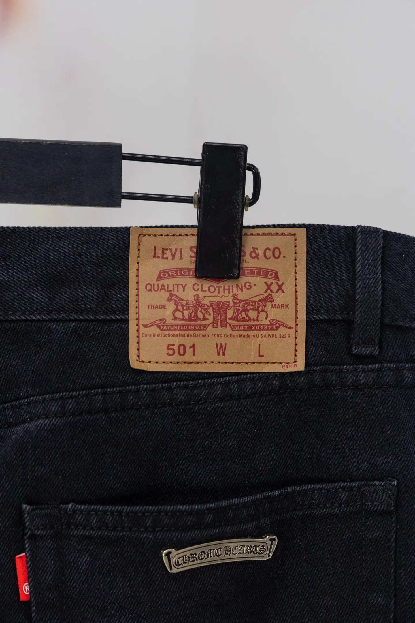 Cross Patch Straight-Leg Jeans D20519792 — view 9