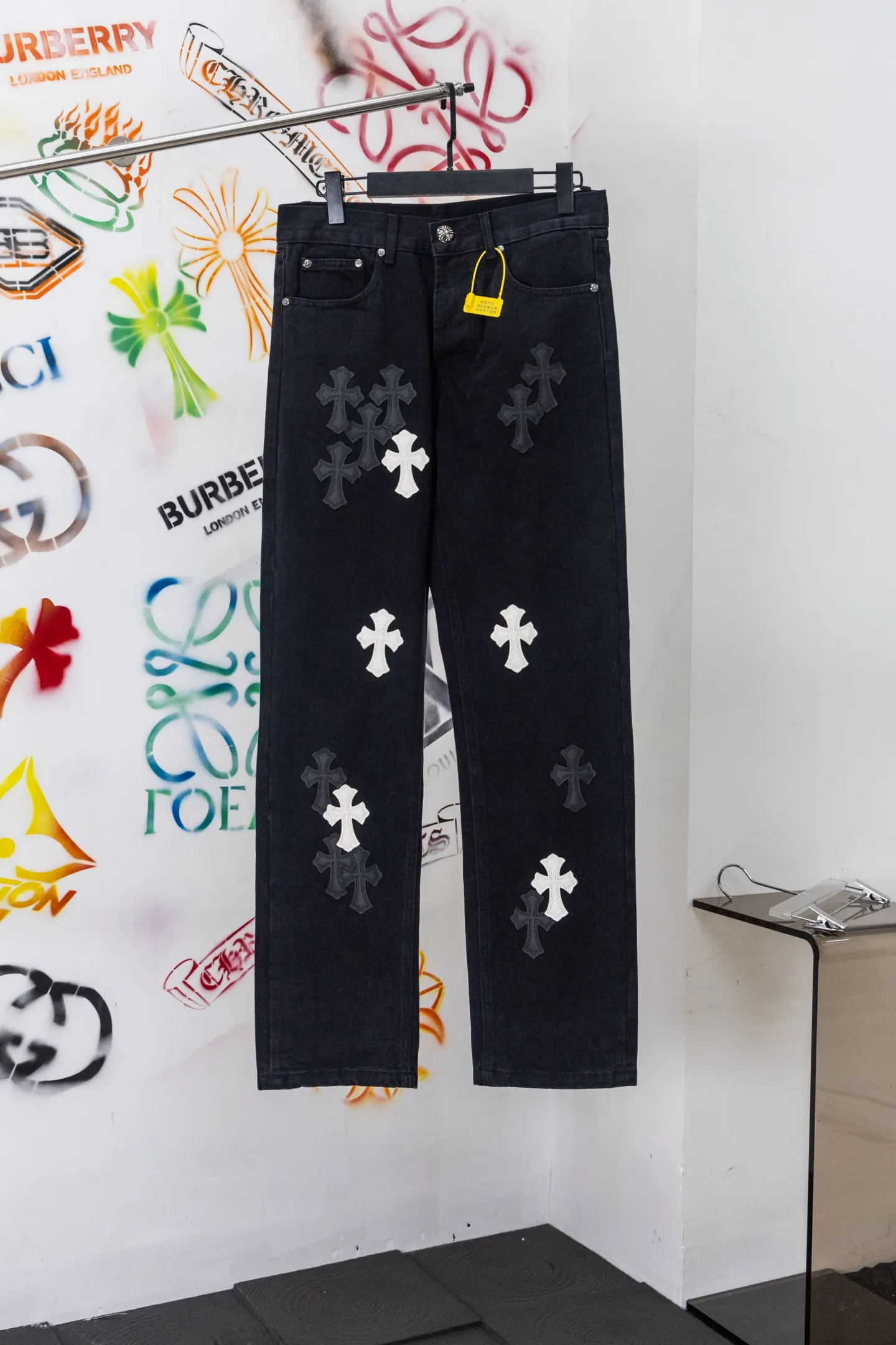 Cross Patch Straight-Leg Jeans D20519790