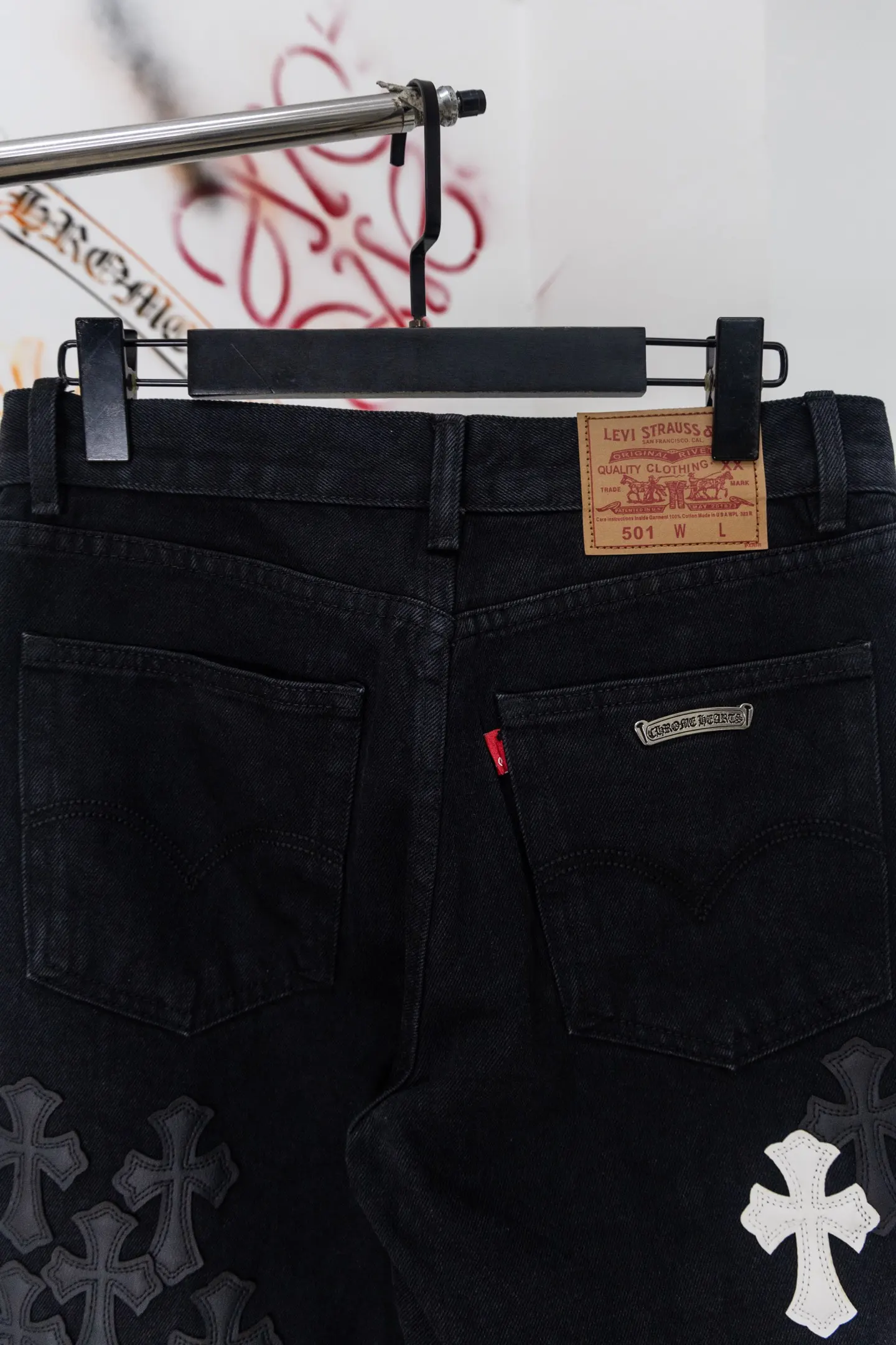 Cross Patch Straight-Leg Jeans D20519790 — view 9