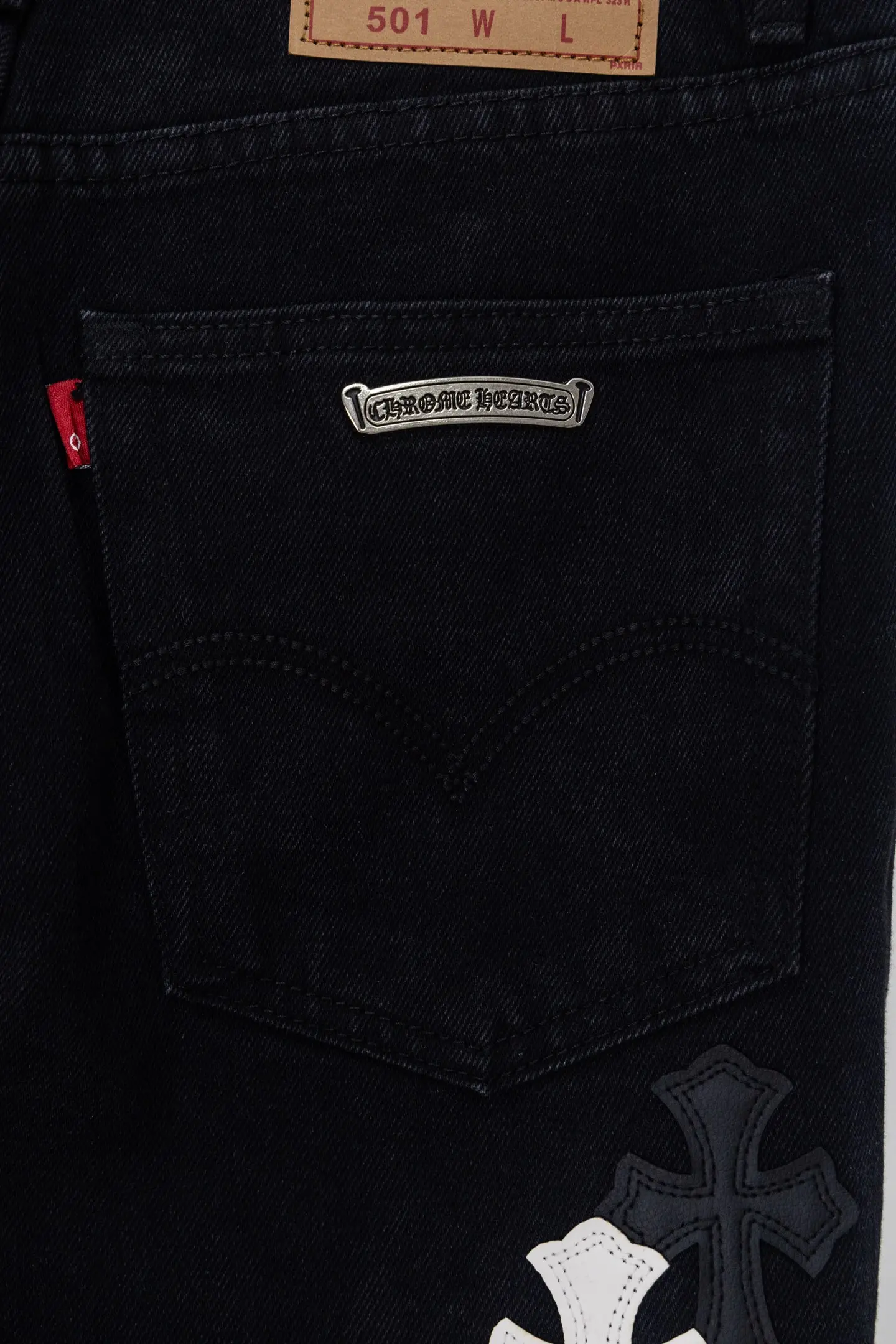 Cross Patch Straight-Leg Jeans D20519790 — view 11