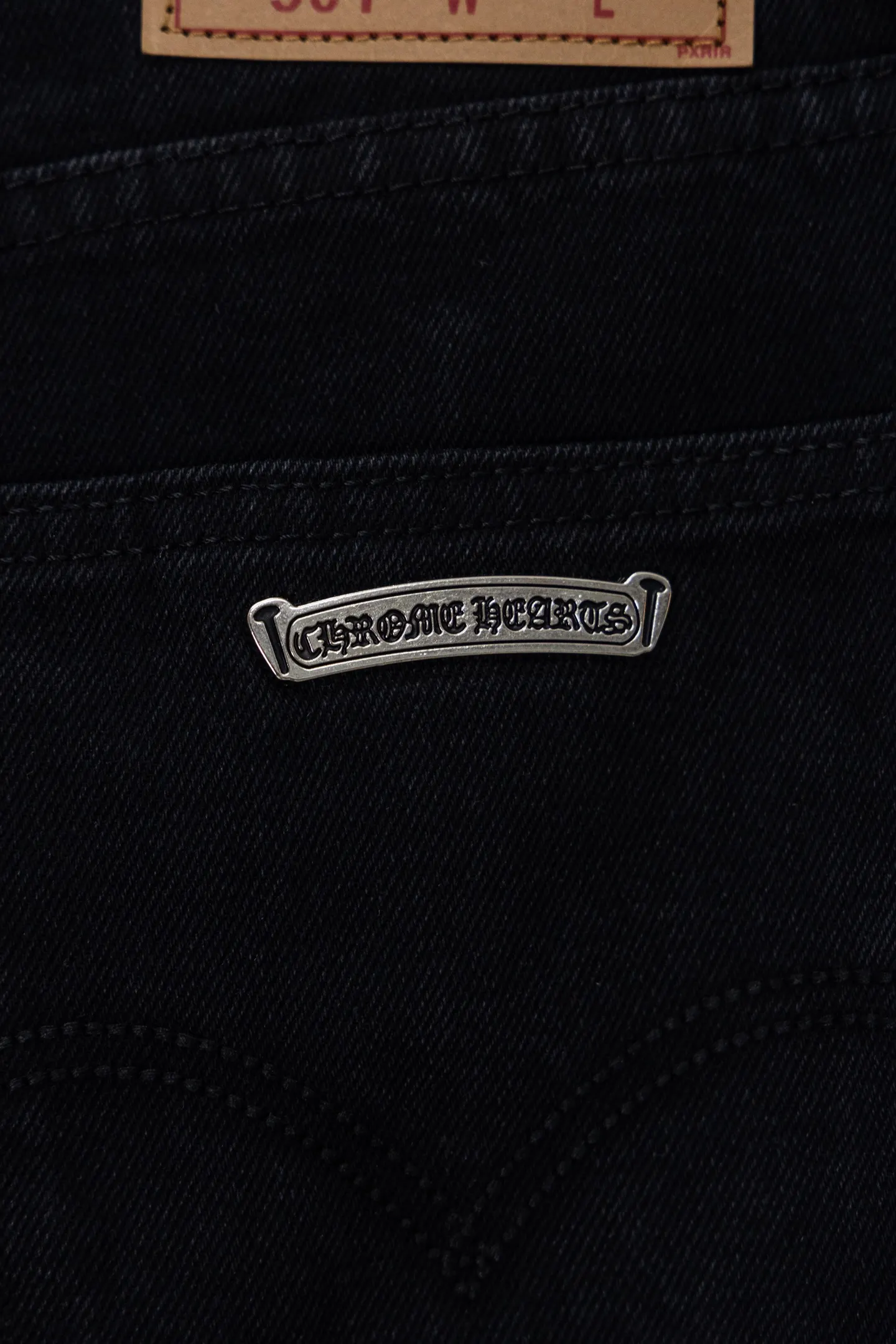 Cross Patch Straight-Leg Jeans D20519790 — view 12