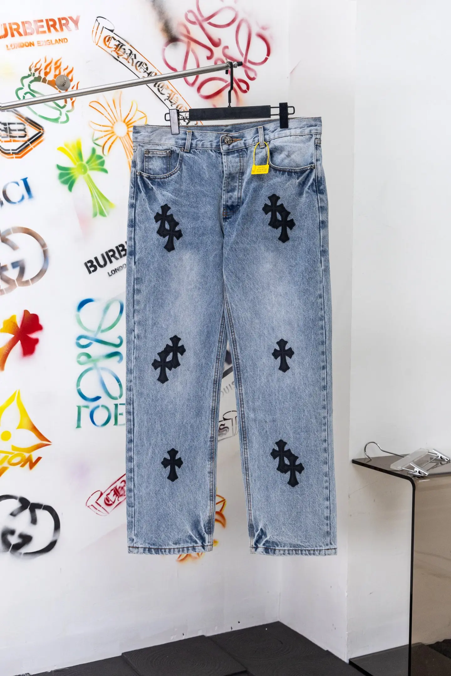 Cross Patch Straight-Leg Jeans D20519782