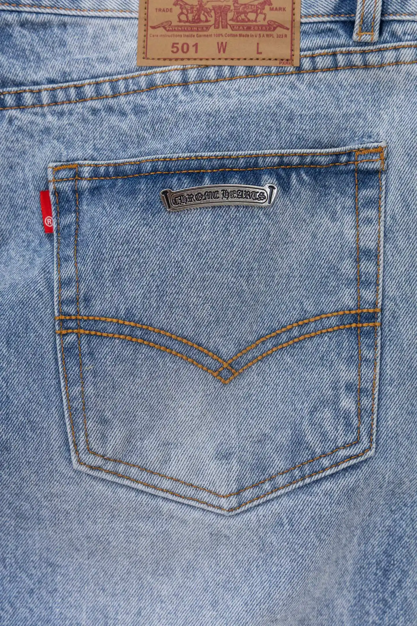 Cross Patch Straight-Leg Jeans D20519782 — view 11