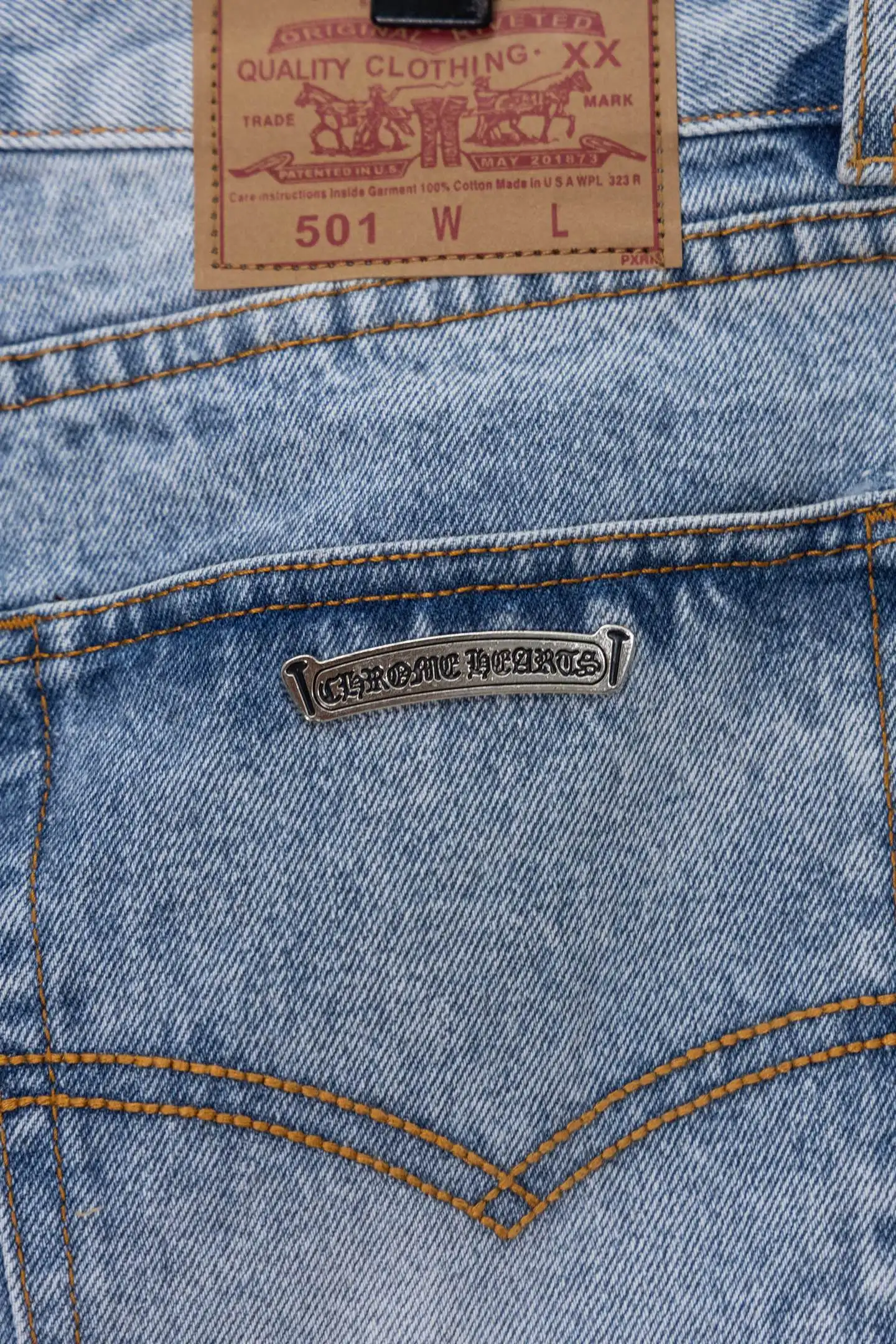 Cross Patch Straight-Leg Jeans D20519782 — view 12
