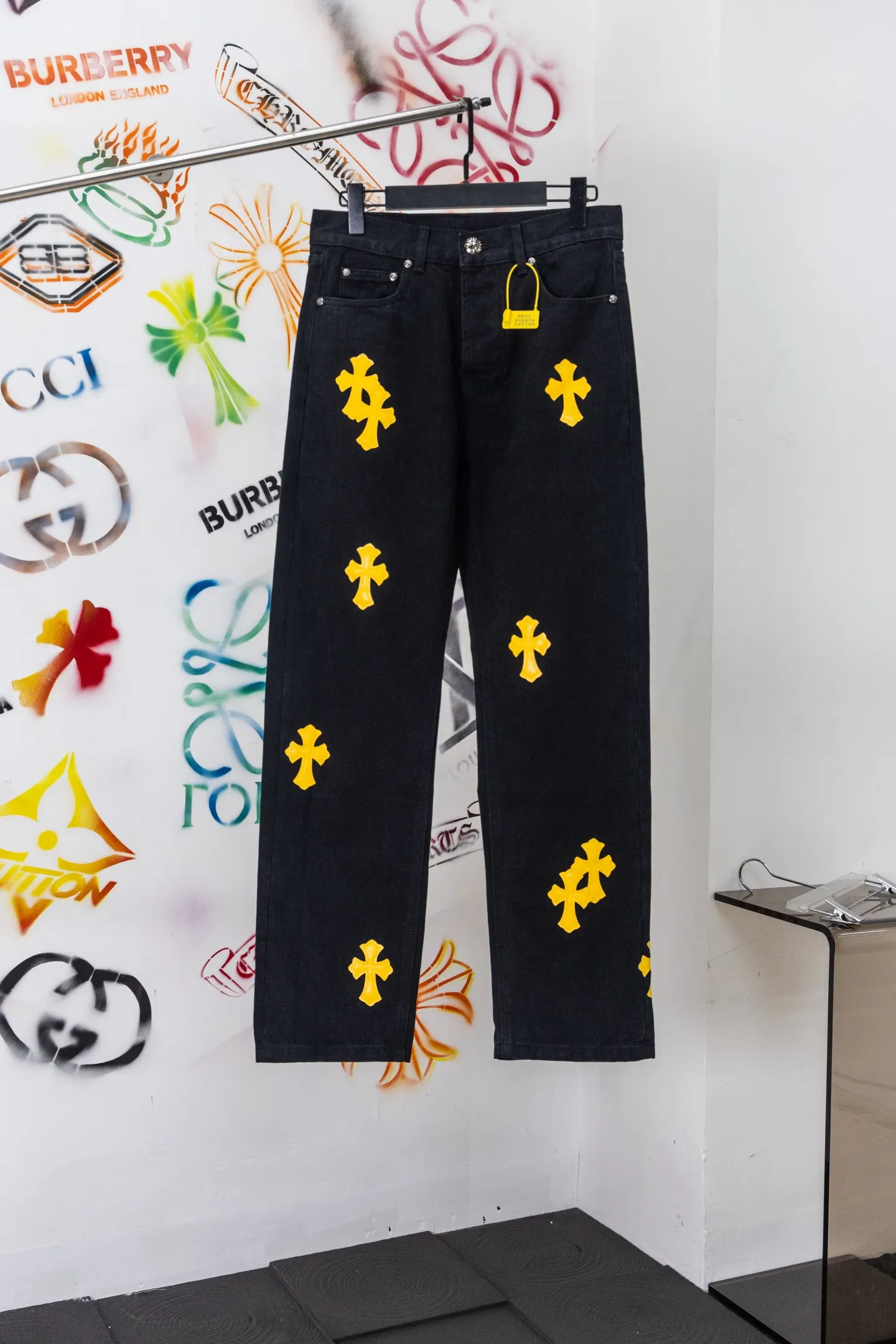 Cross Patch Straight-Leg Jeans D20519789