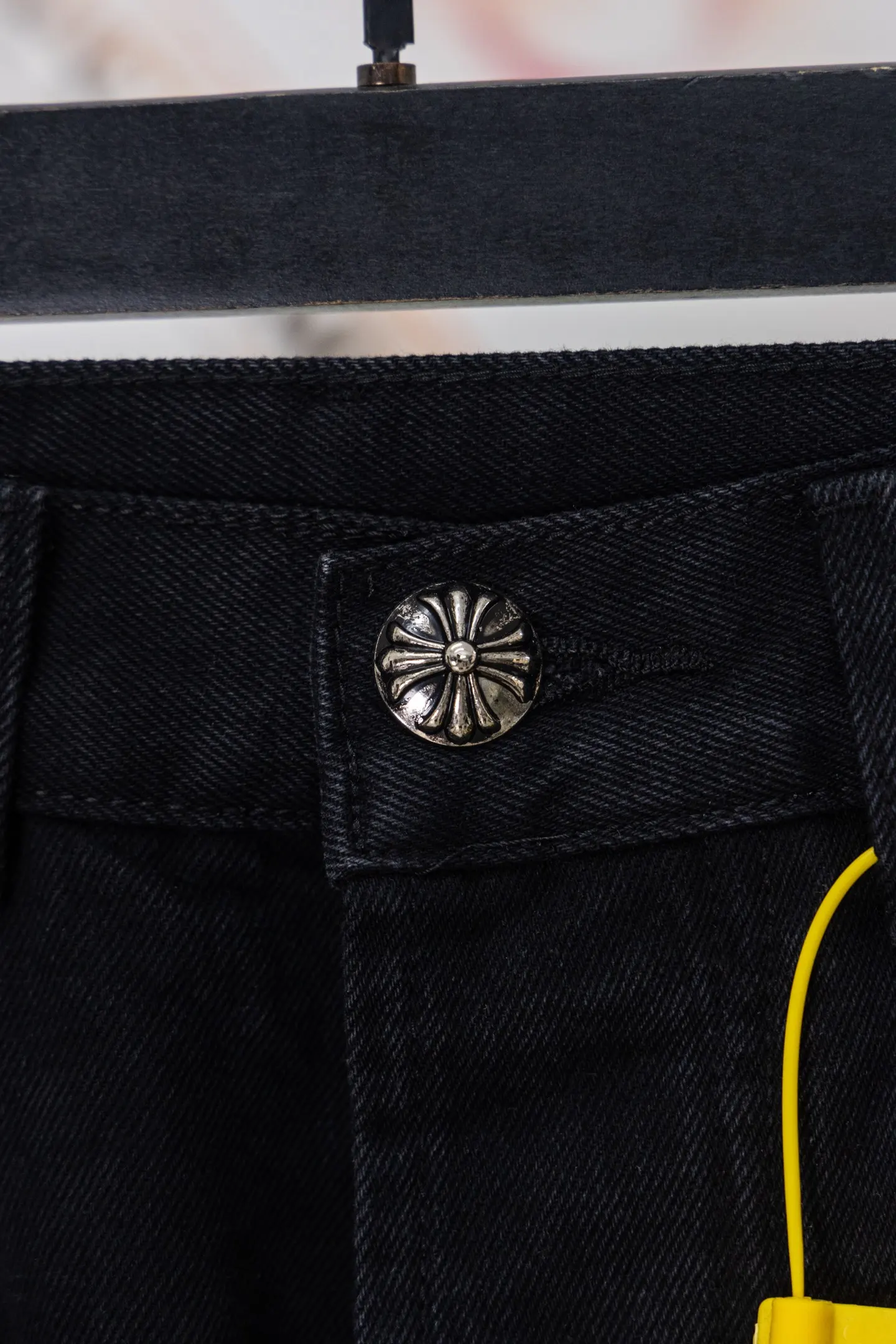 Cross Patch Straight-Leg Jeans D20519789 — view 3