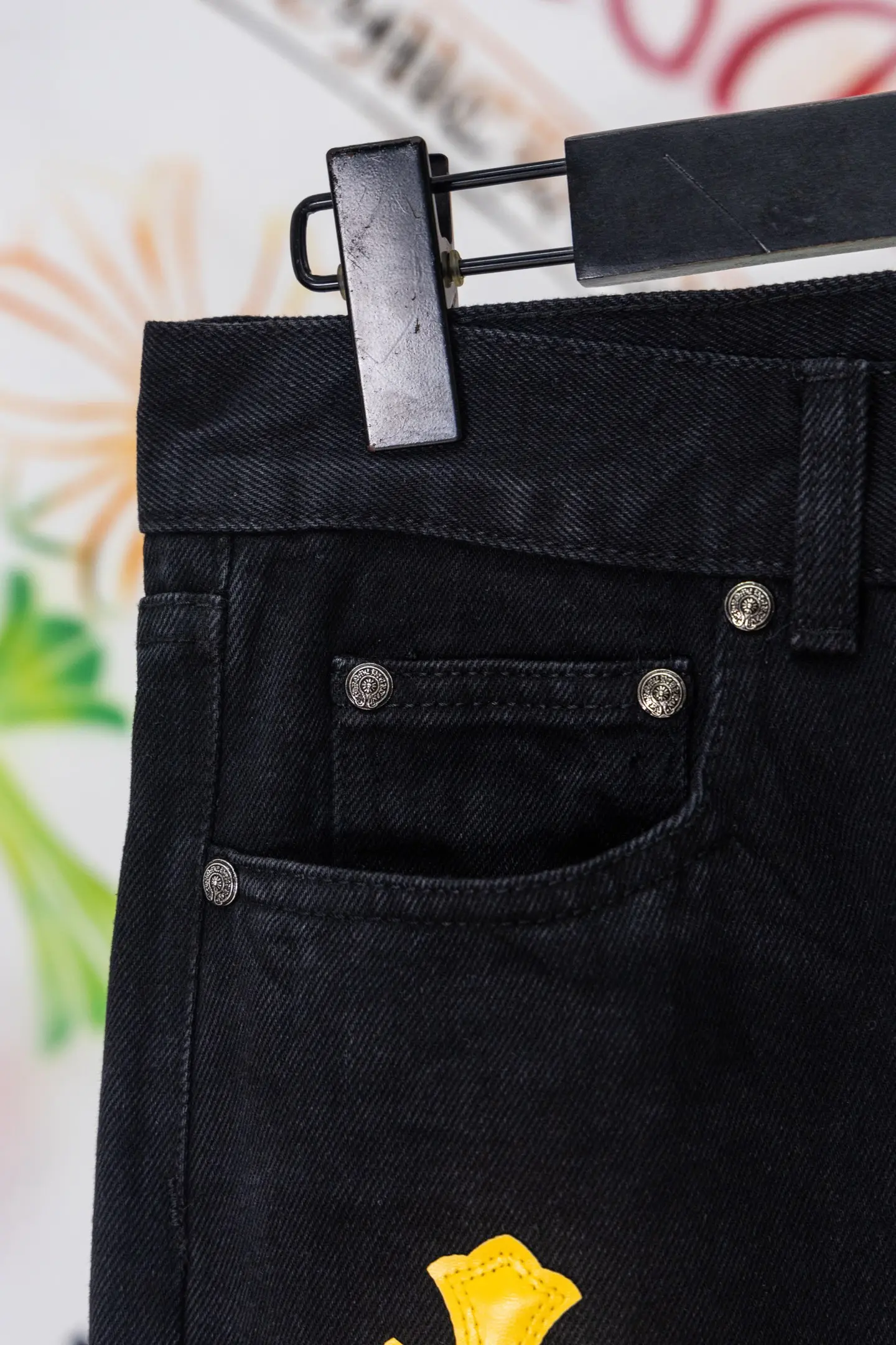 Cross Patch Straight-Leg Jeans D20519789 — view 4