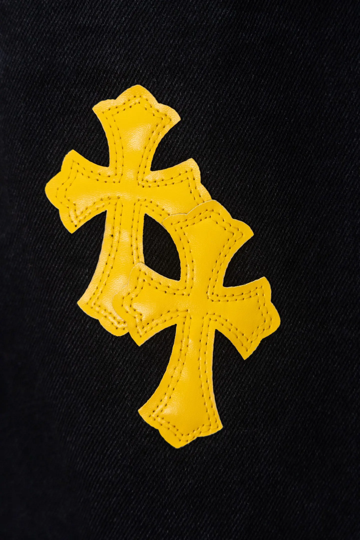 Cross Patch Straight-Leg Jeans D20519789 — view 5