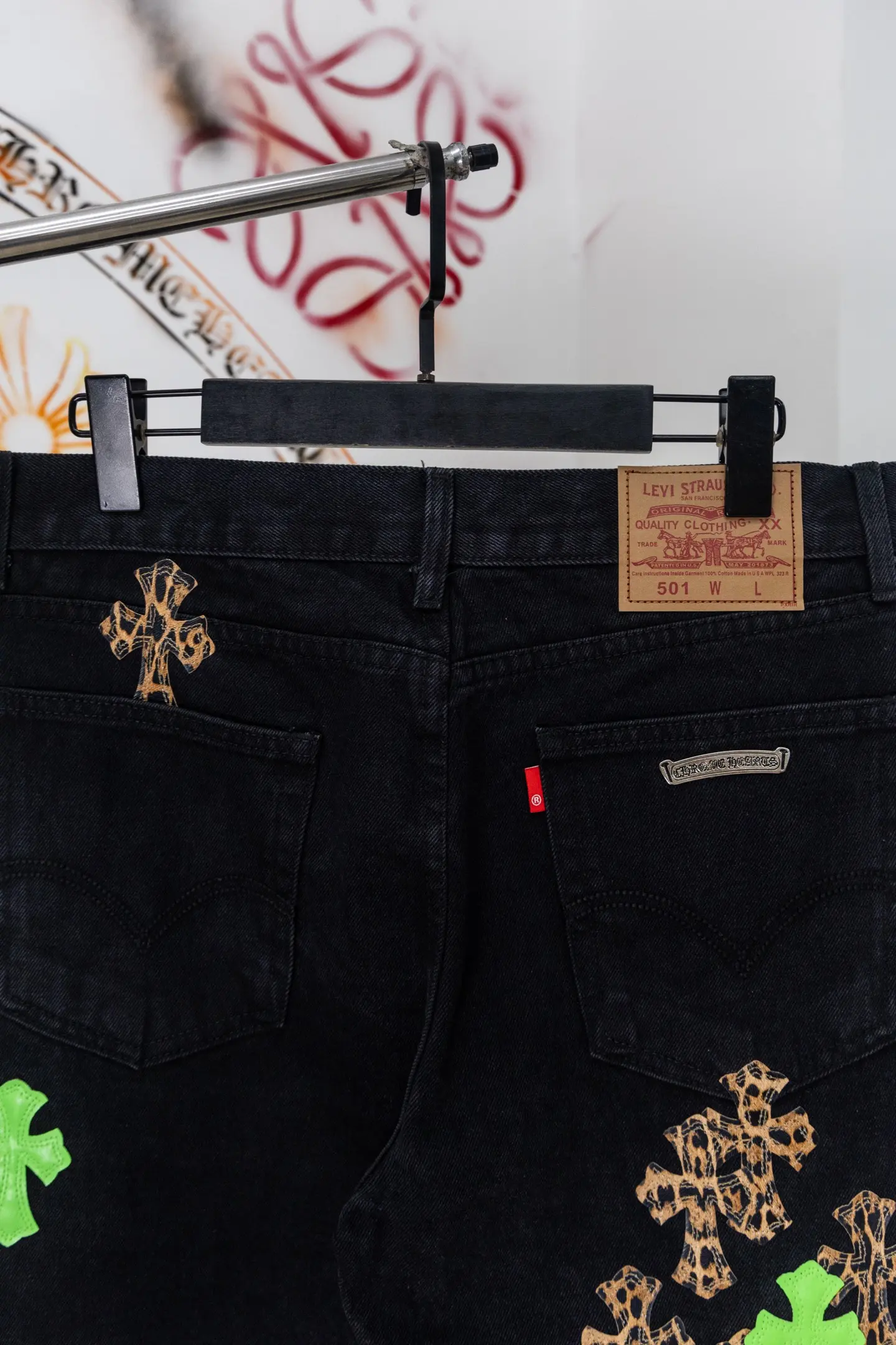 Cross Patch Straight-Leg Jeans D20519791 — view 9
