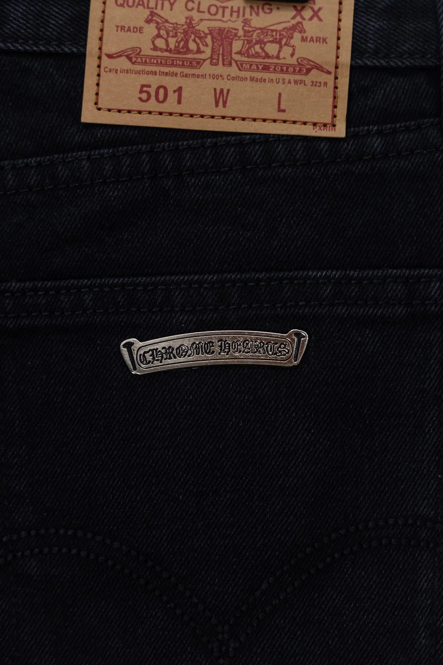 Cross Patch Straight-Leg Jeans D20519791 — view 12