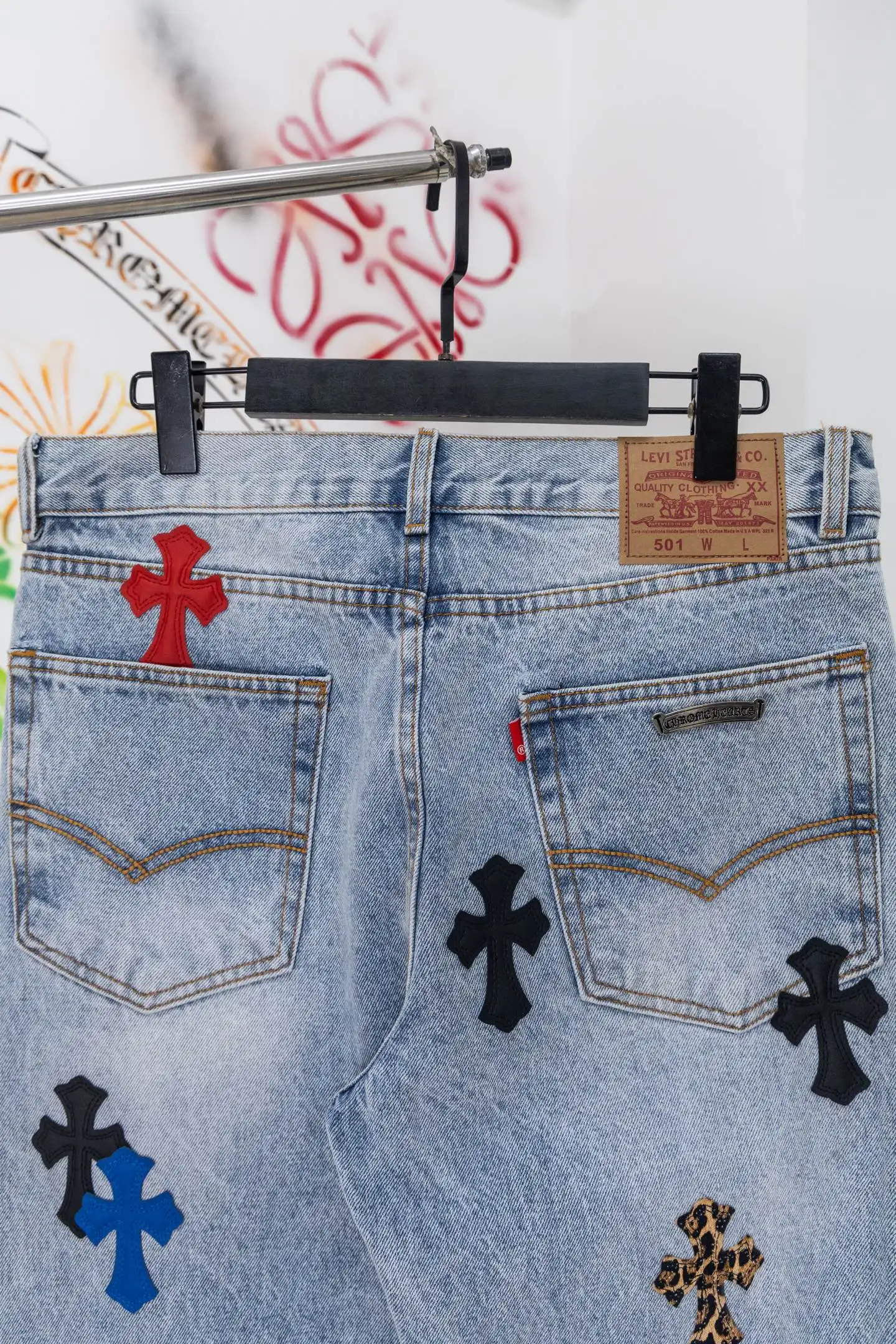 Cross Patch Straight-Leg Jeans D20519783 — view 9