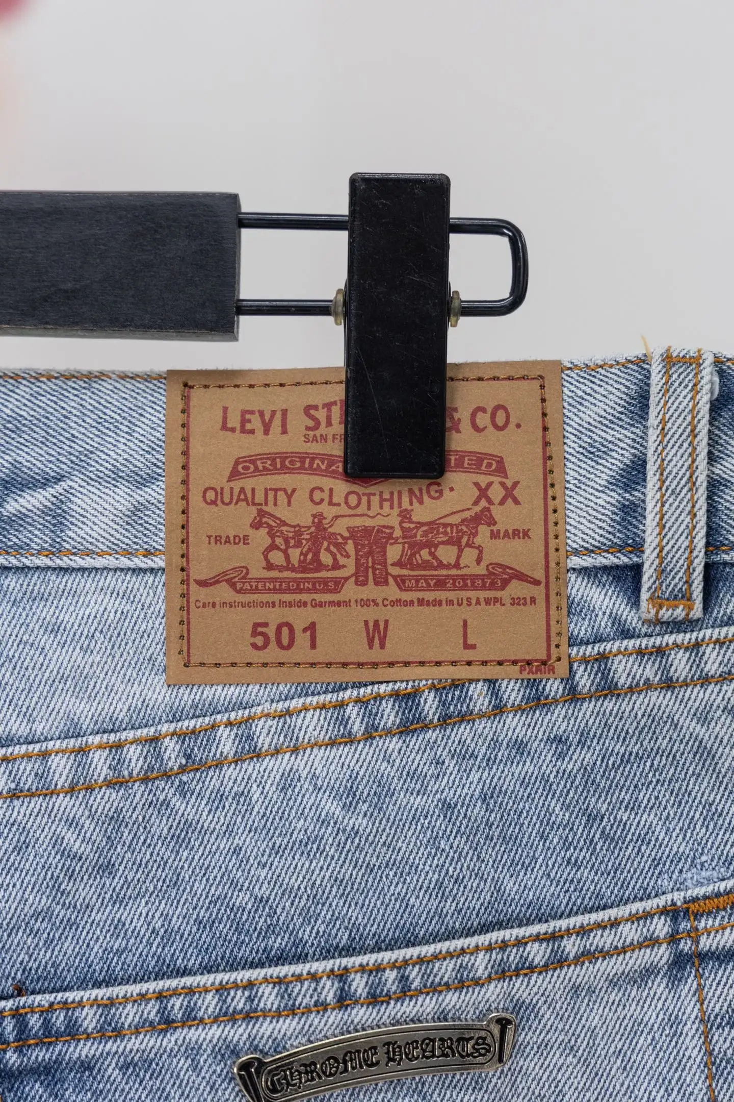 Cross Patch Straight-Leg Jeans D20519783 — view 10