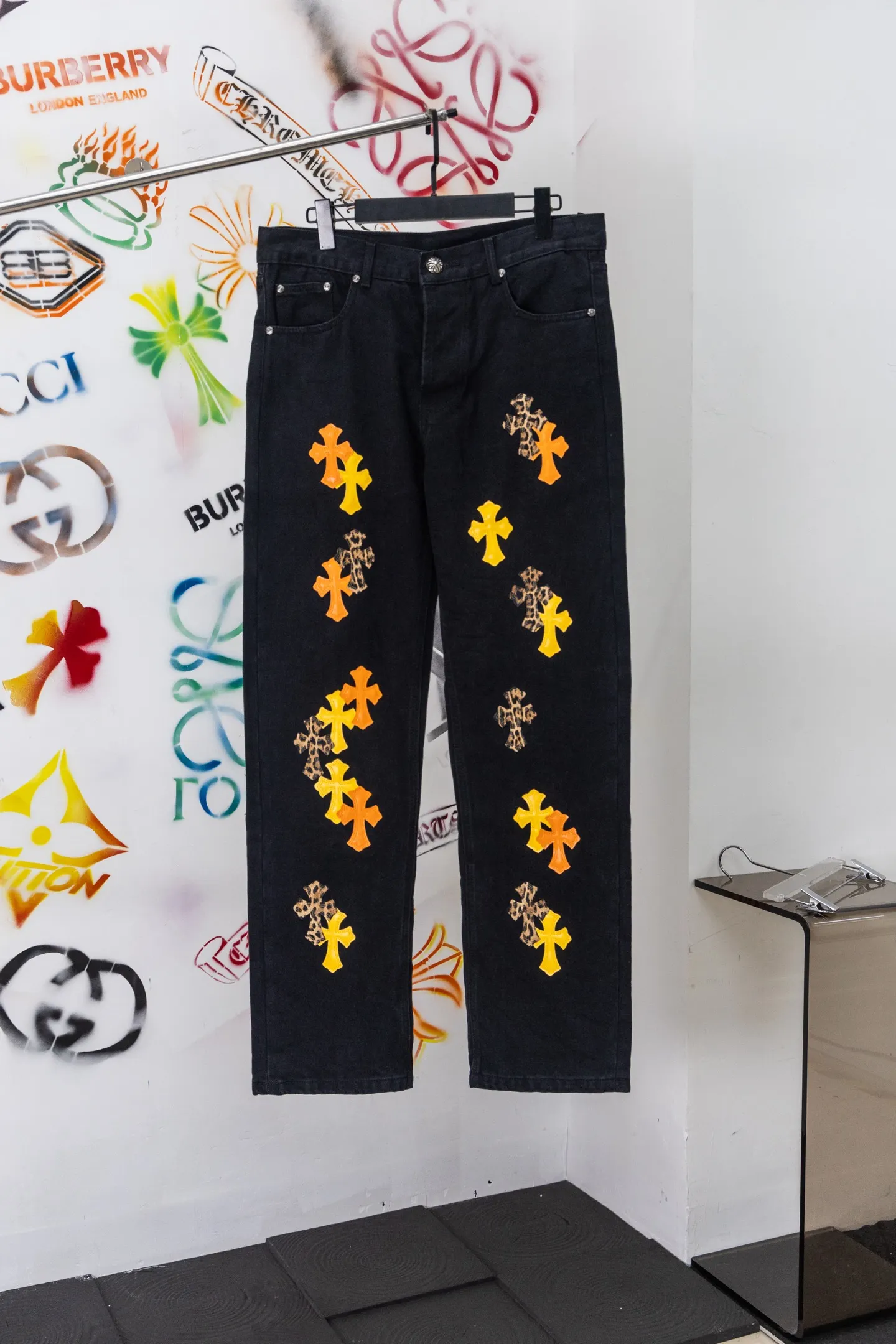 Cross Patch Straight-Leg Jeans D20519786