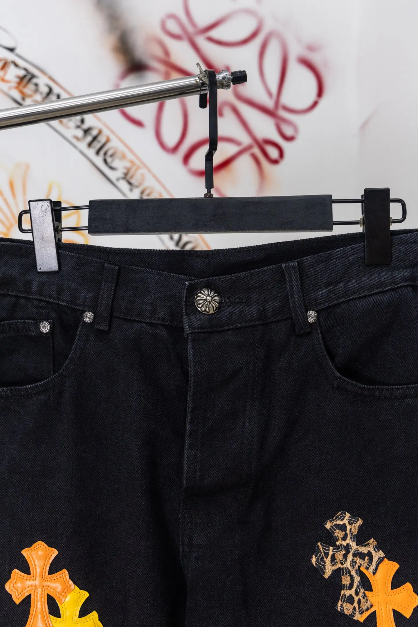 Cross Patch Straight-Leg Jeans D20519786 — view 3