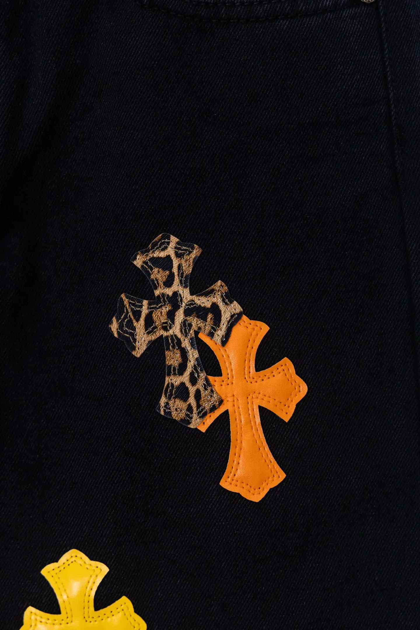 Cross Patch Straight-Leg Jeans D20519786 — view 7