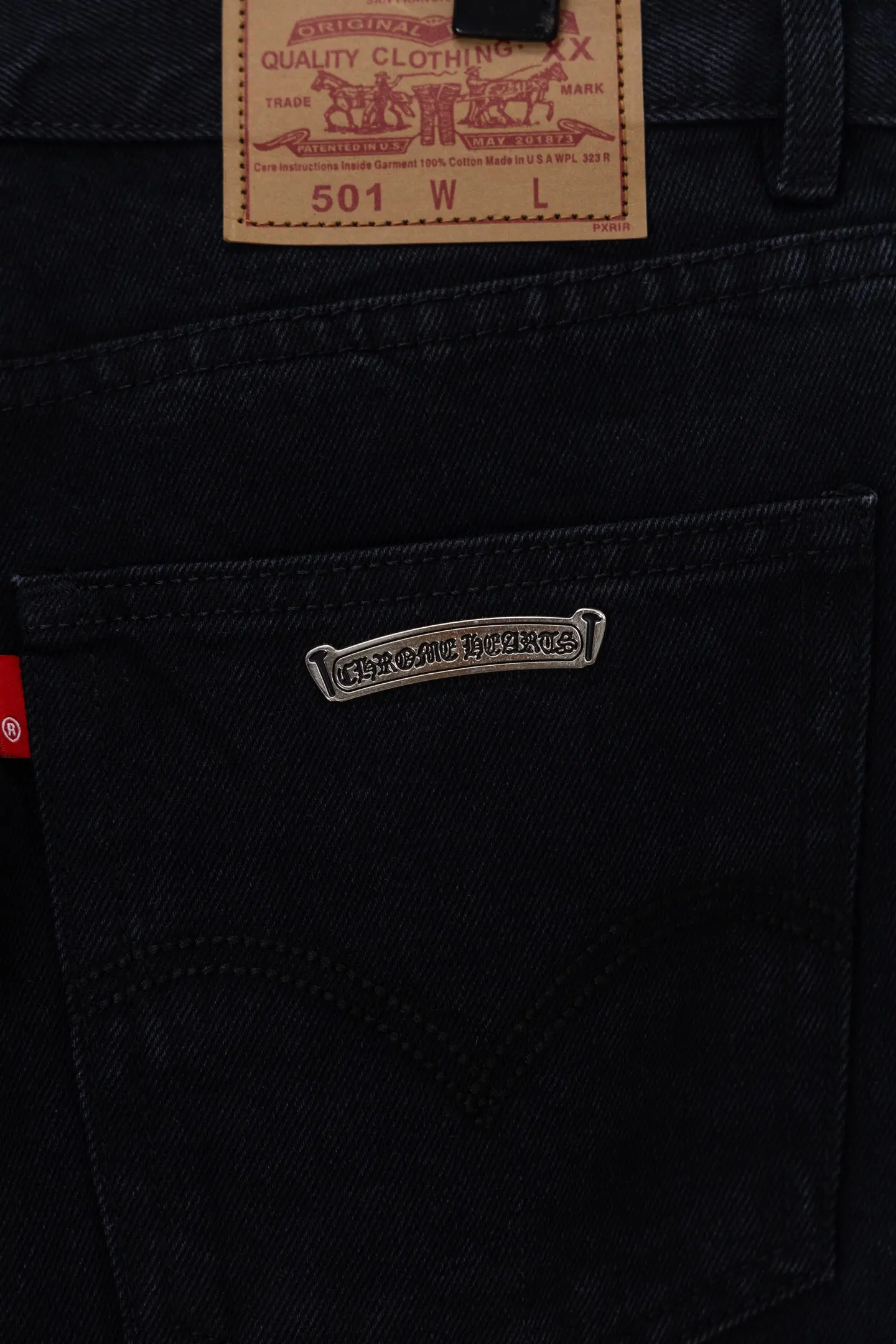 Cross Patch Straight-Leg Jeans D20519786 — view 12